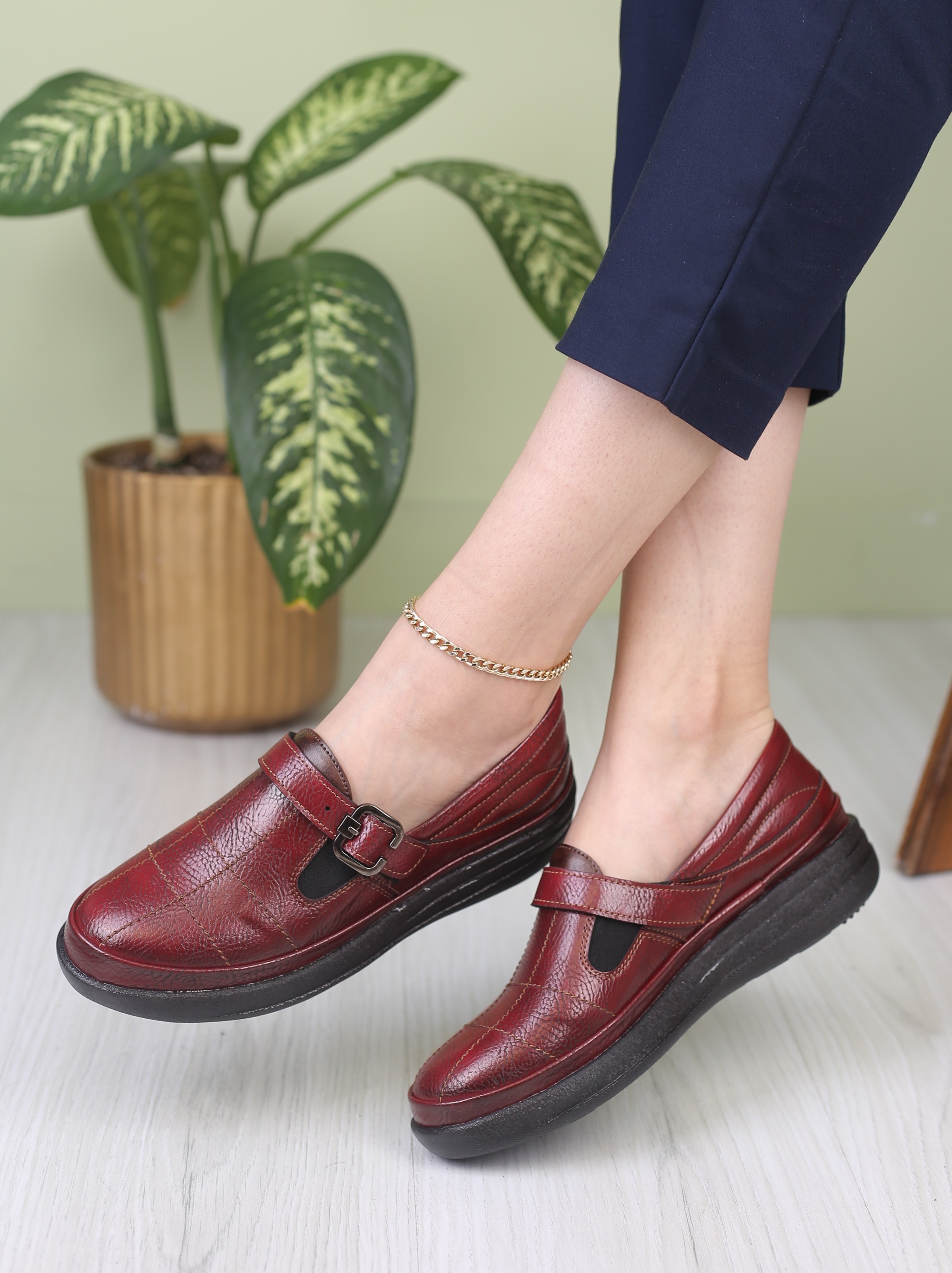 کفش پرسنلی زنانه شطرنجی