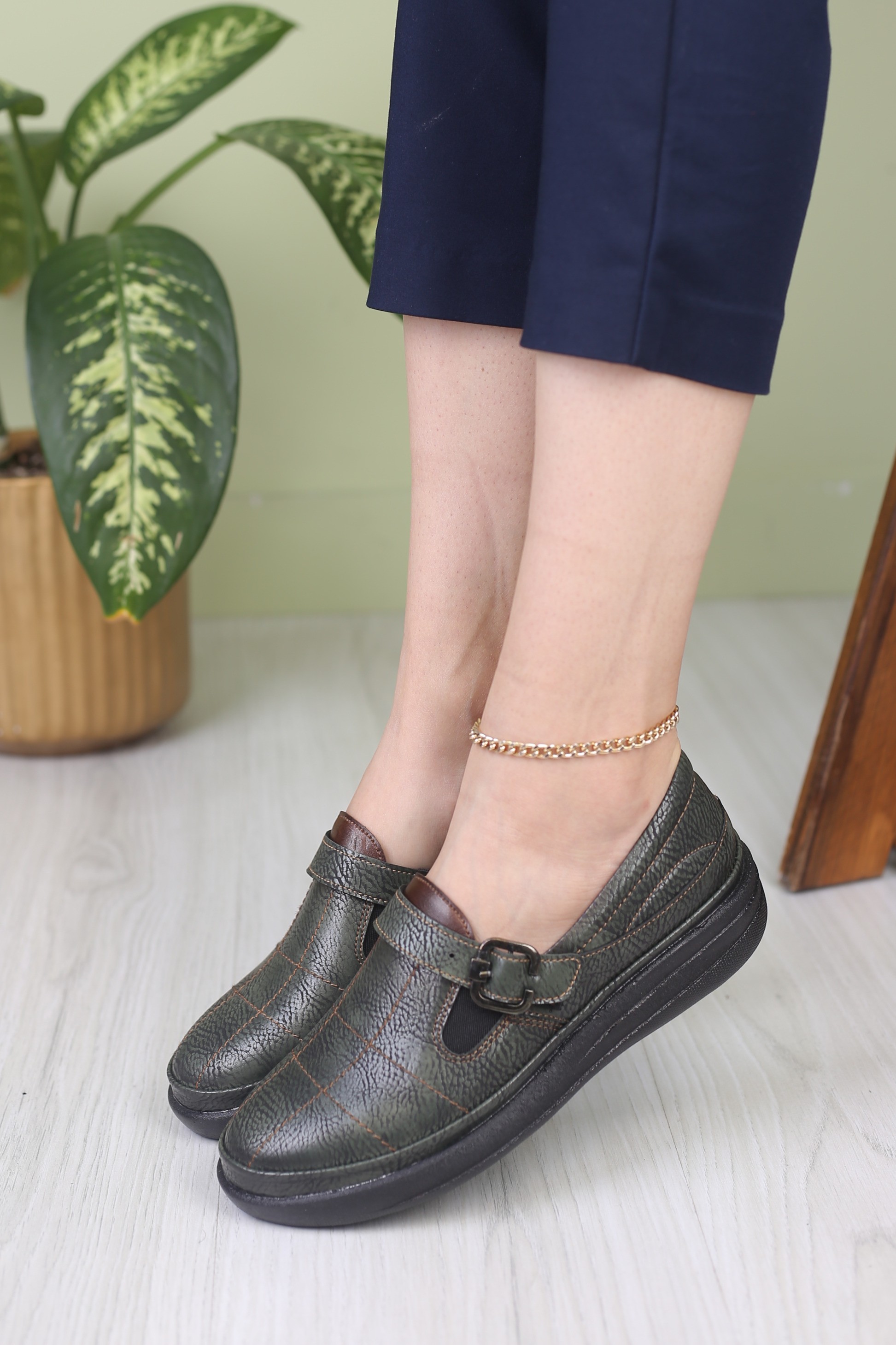 کفش پرسنلی زنانه شطرنجی