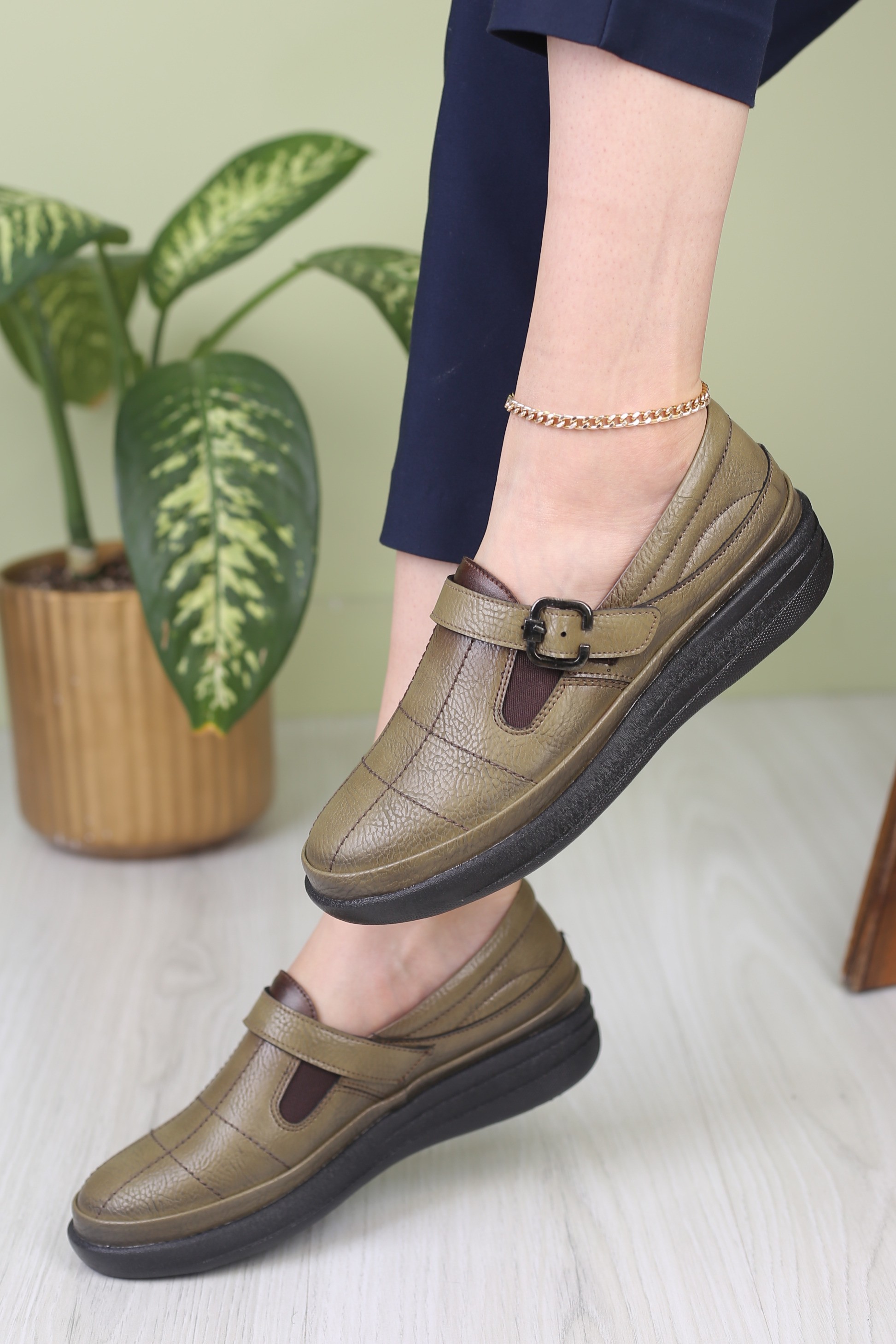 کفش پرسنلی زنانه شطرنجی