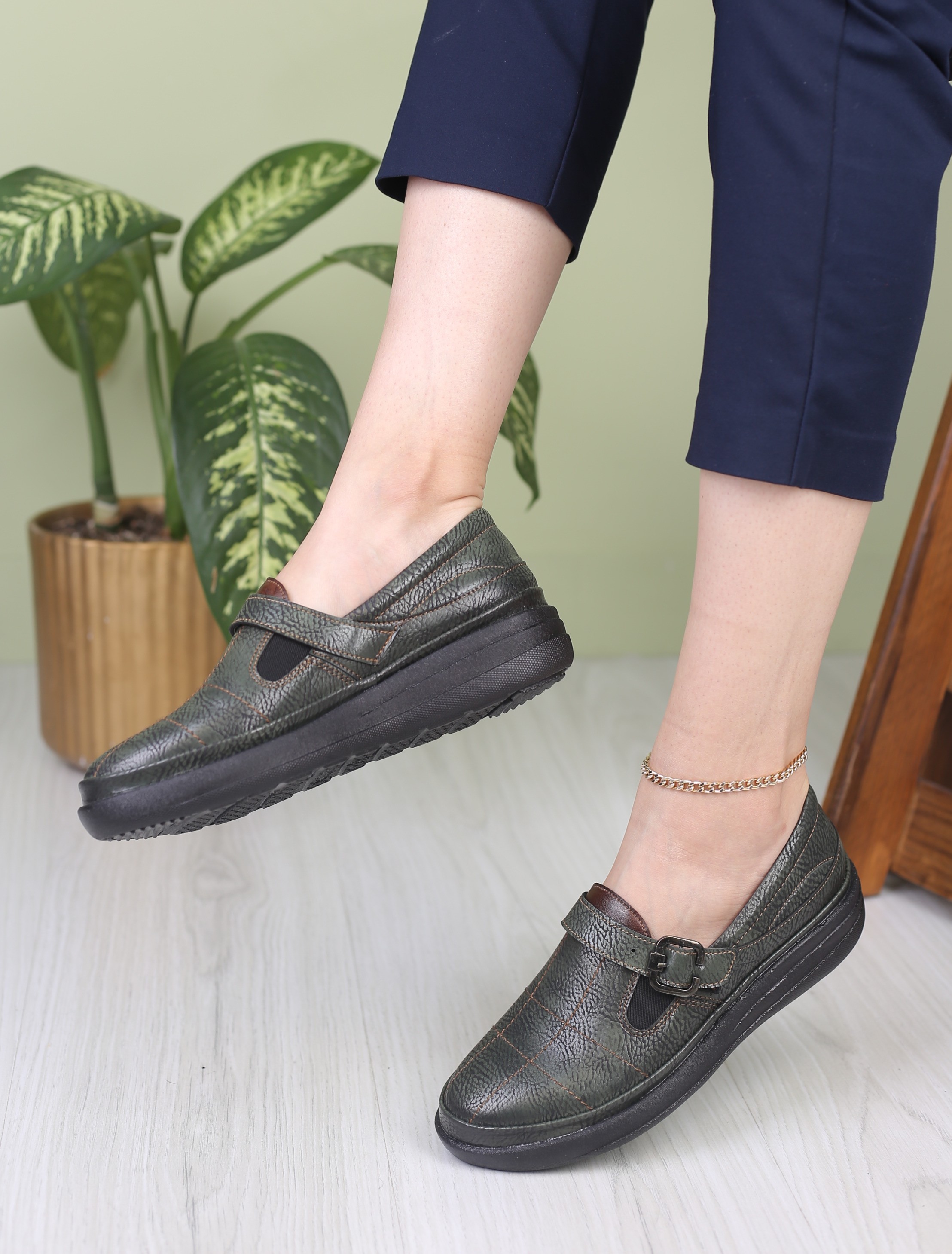 کفش پرسنلی زنانه شطرنجی