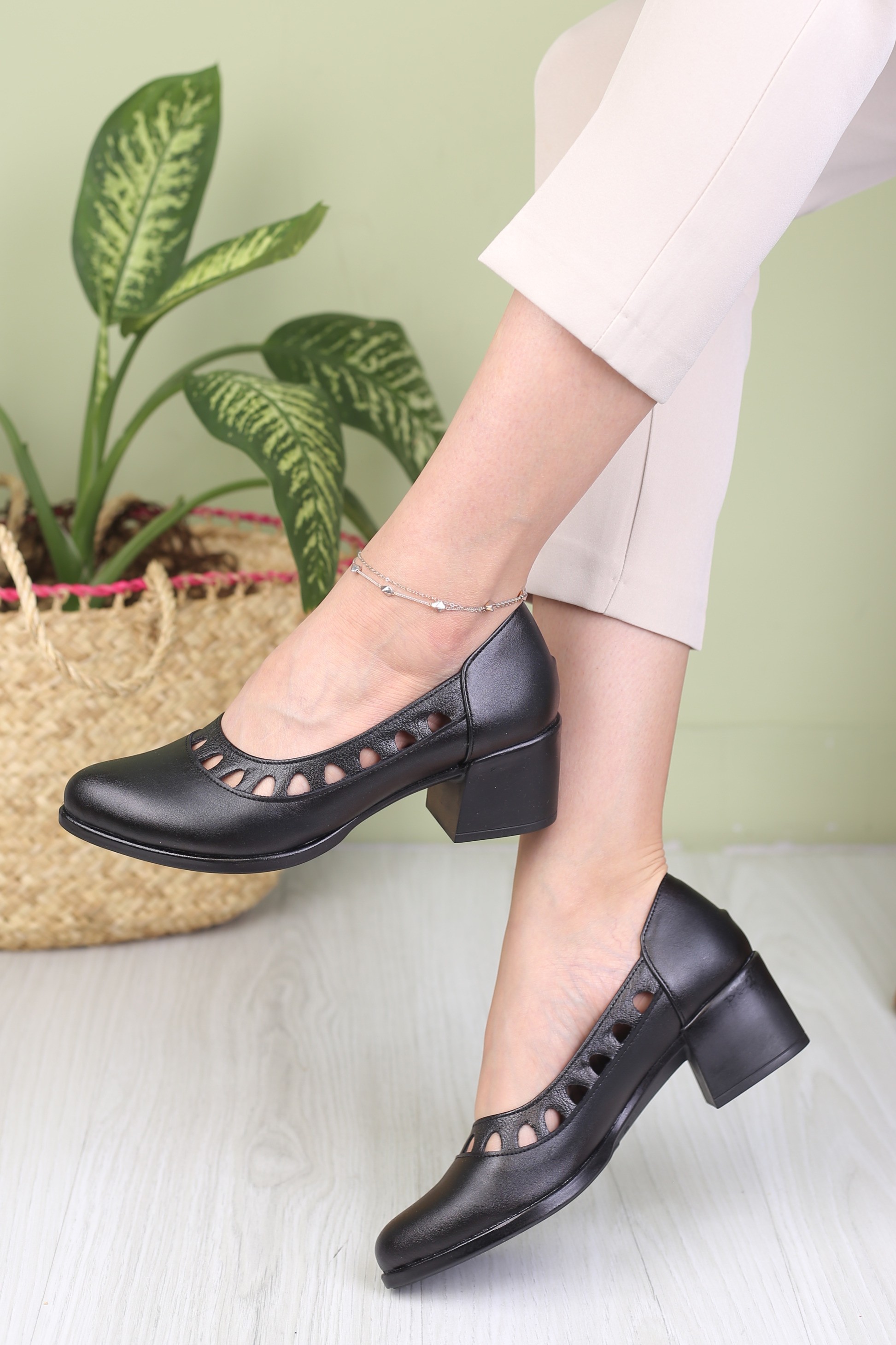 کفش پرسنلی زنانه ساتین