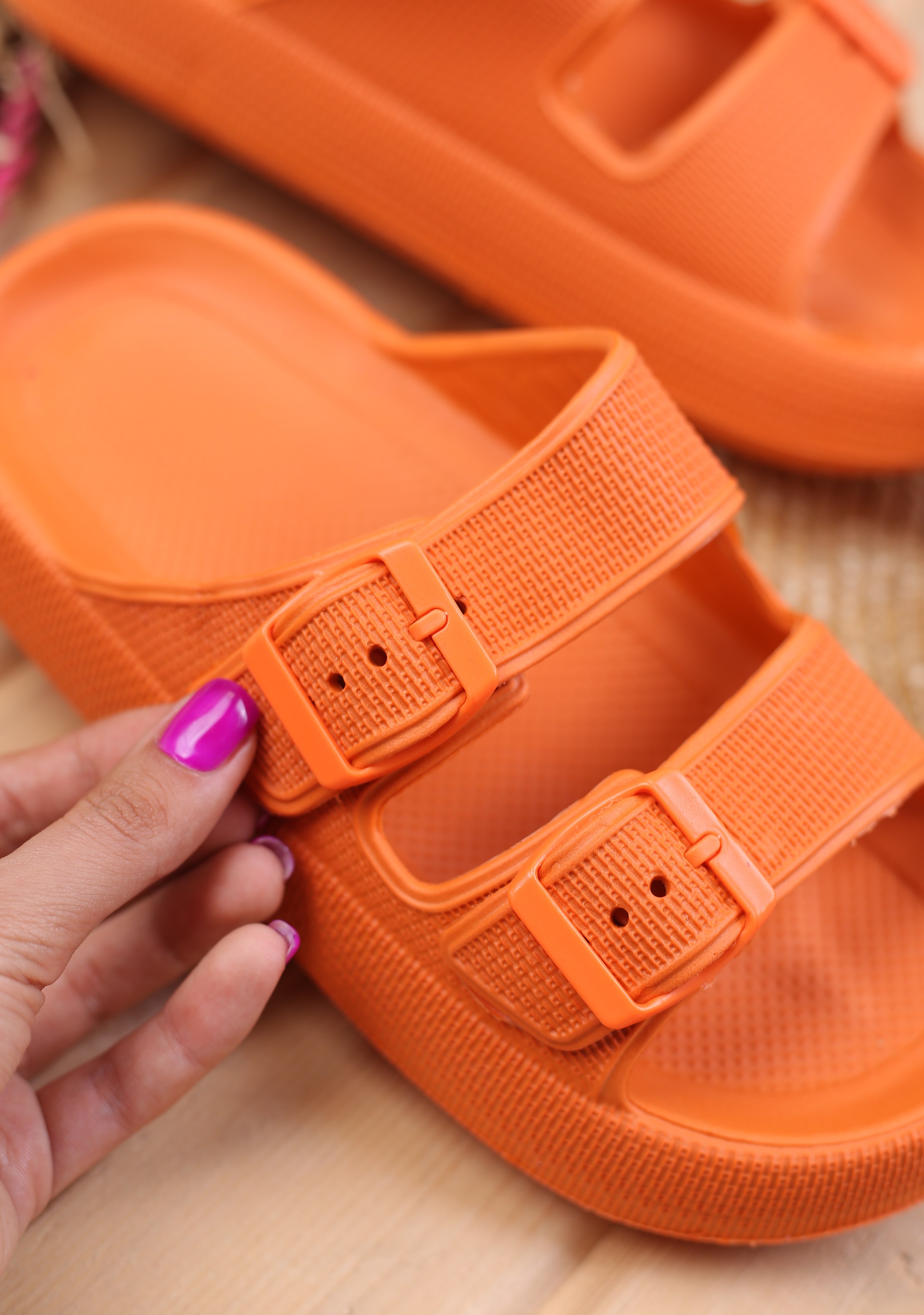 کفش صندل زنانه راحتی کاسپین نارنجی