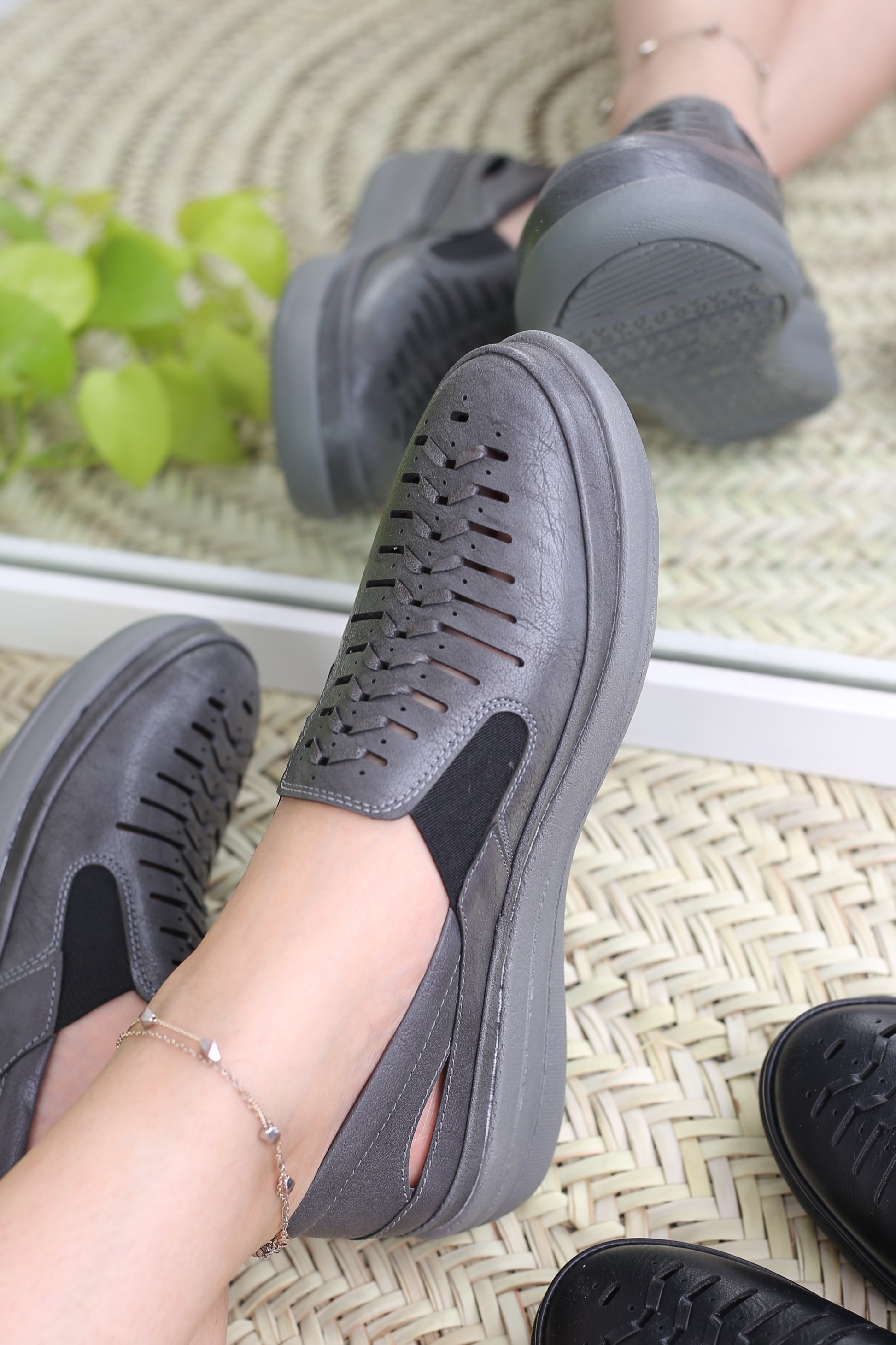 کفش پرسنلی زنانه شایکا