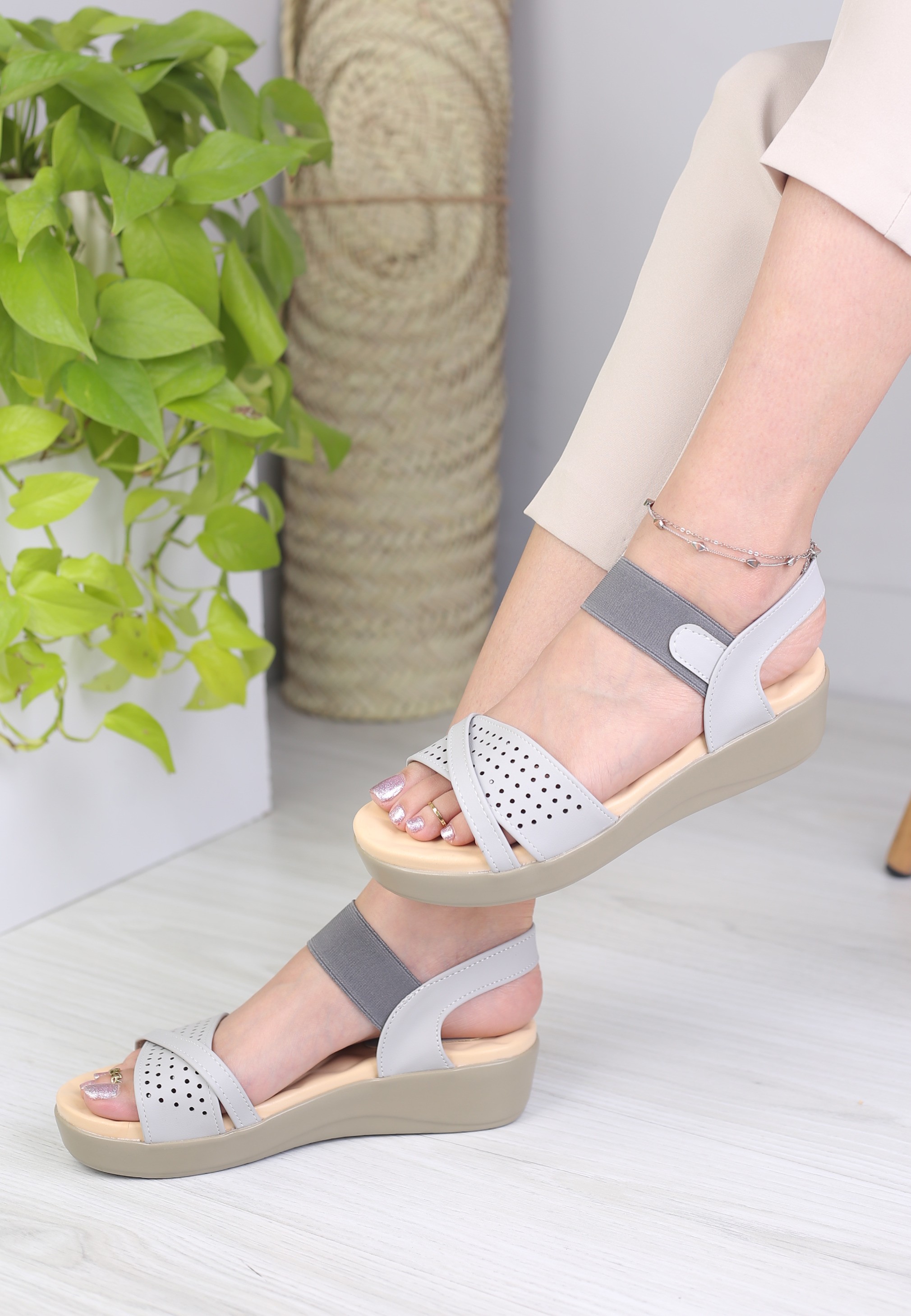 کفش صندل زنانه رکابدار لیزری رها