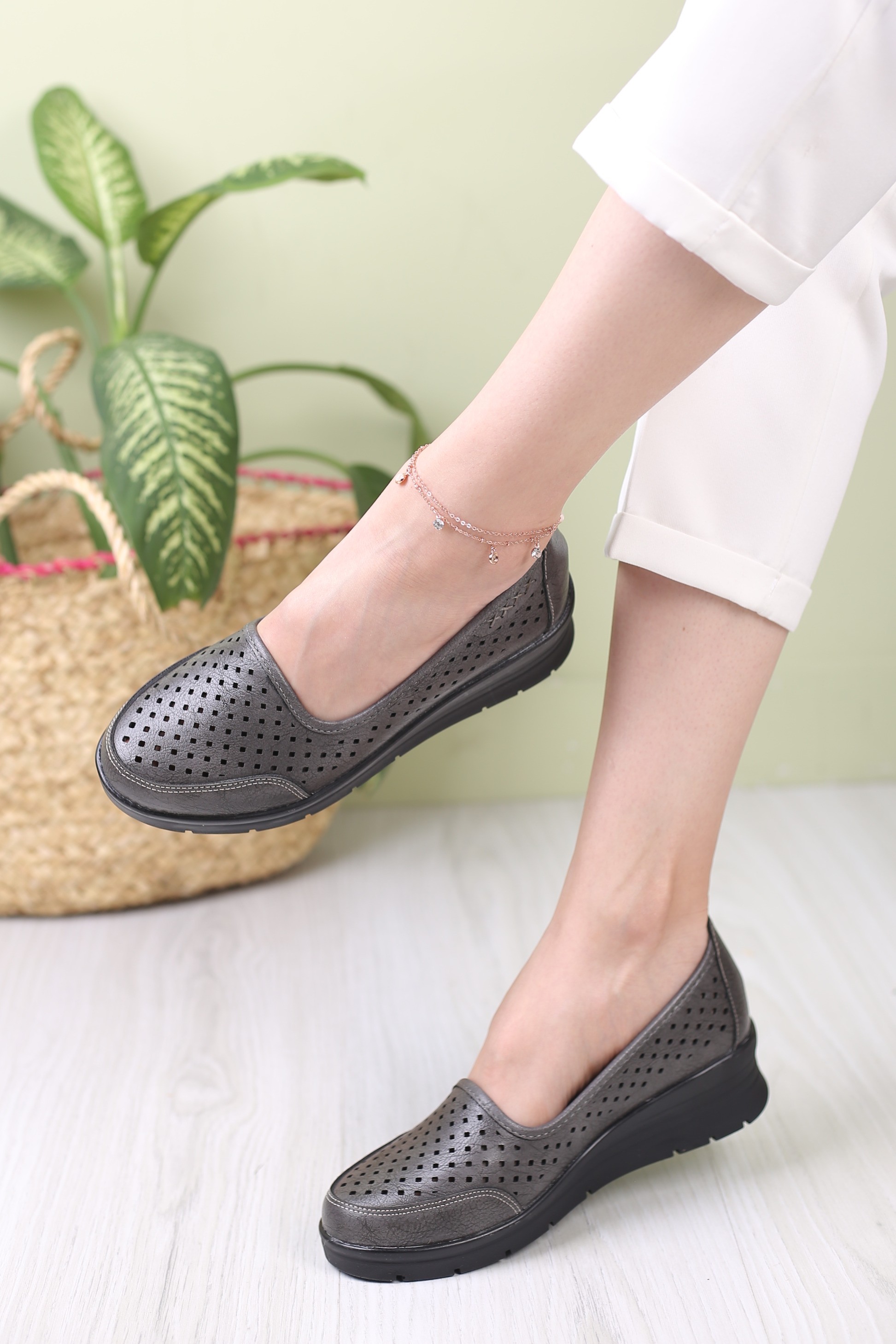 کفش پرسنلی زنانه نیلا