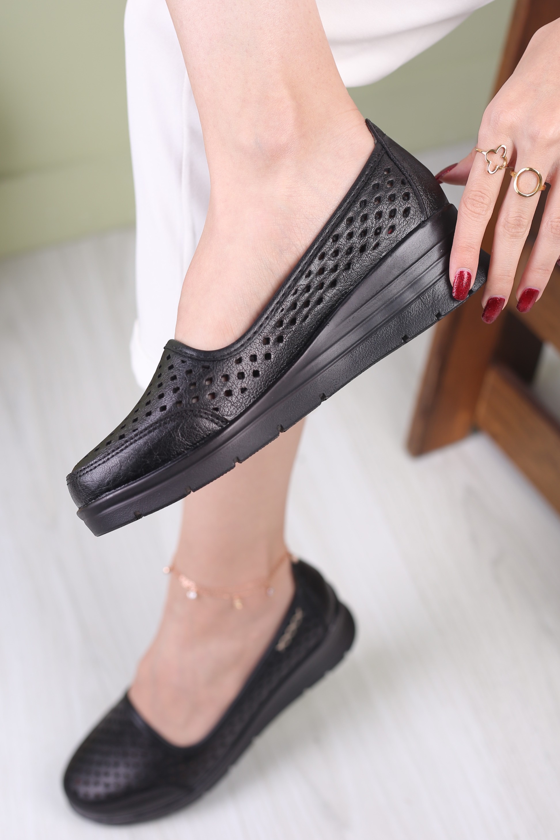 کفش پرسنلی زنانه نیلا