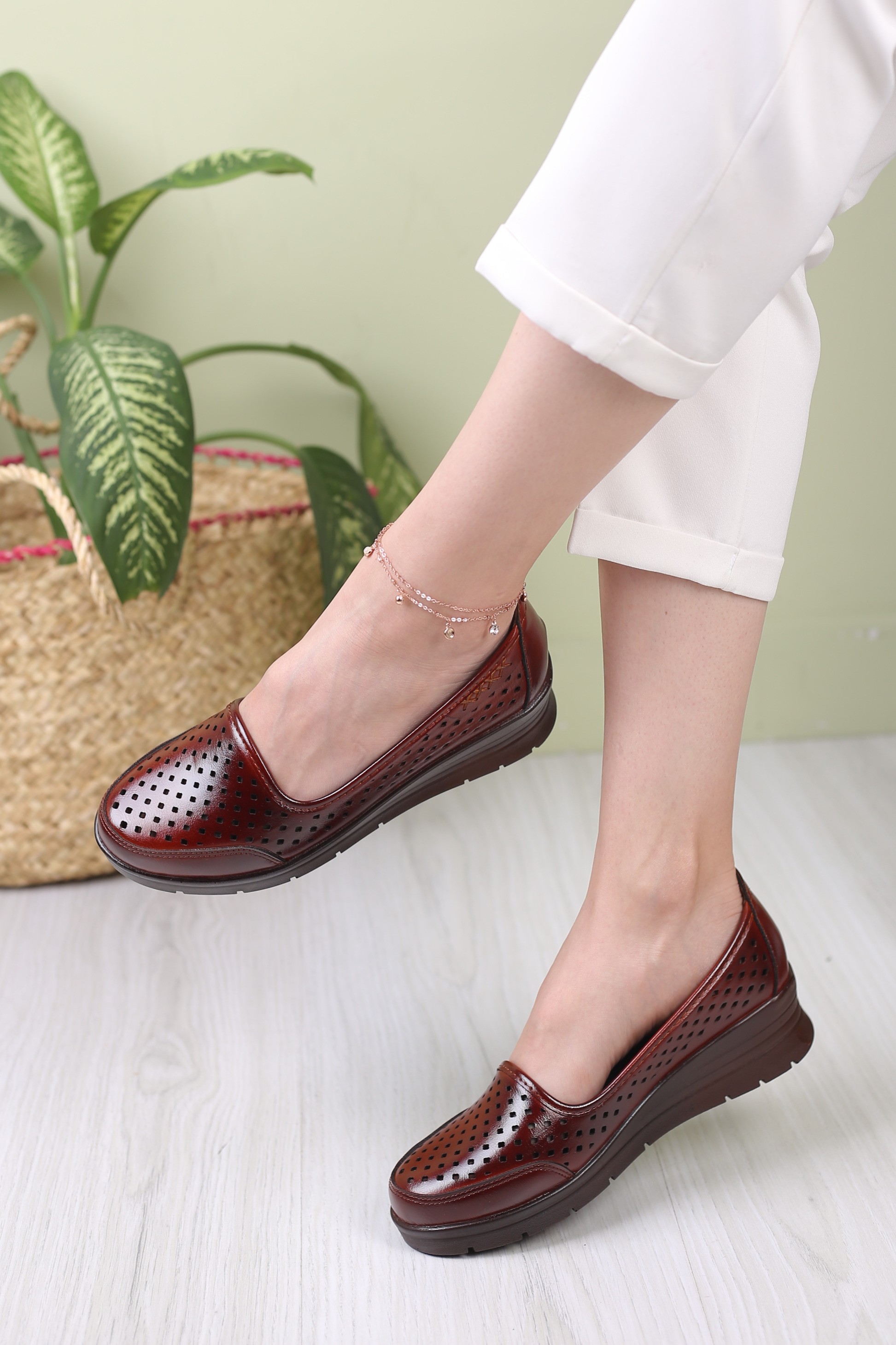 کفش پرسنلی زنانه نیلا