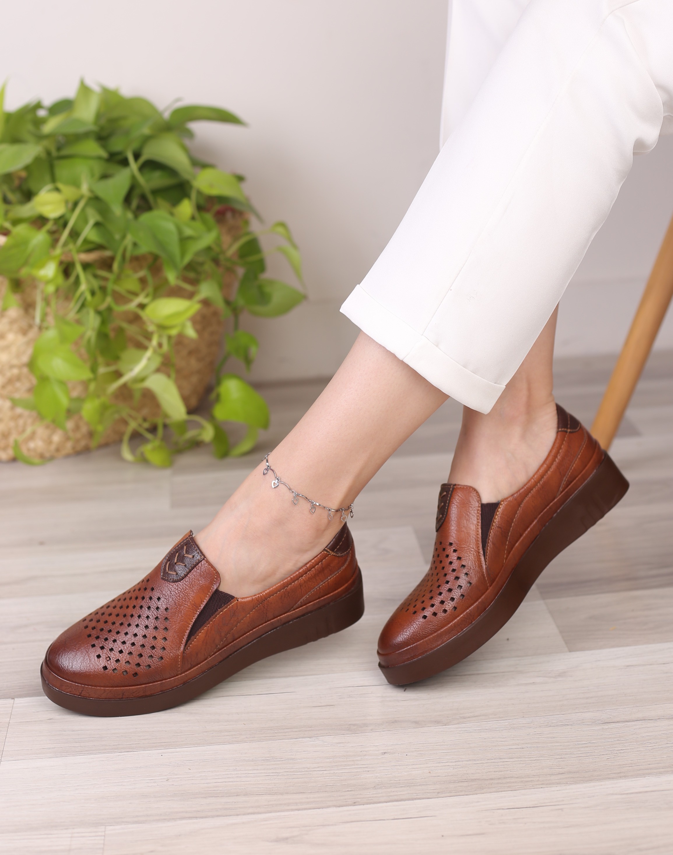 کفش پرسنلی زنانه بنیتا