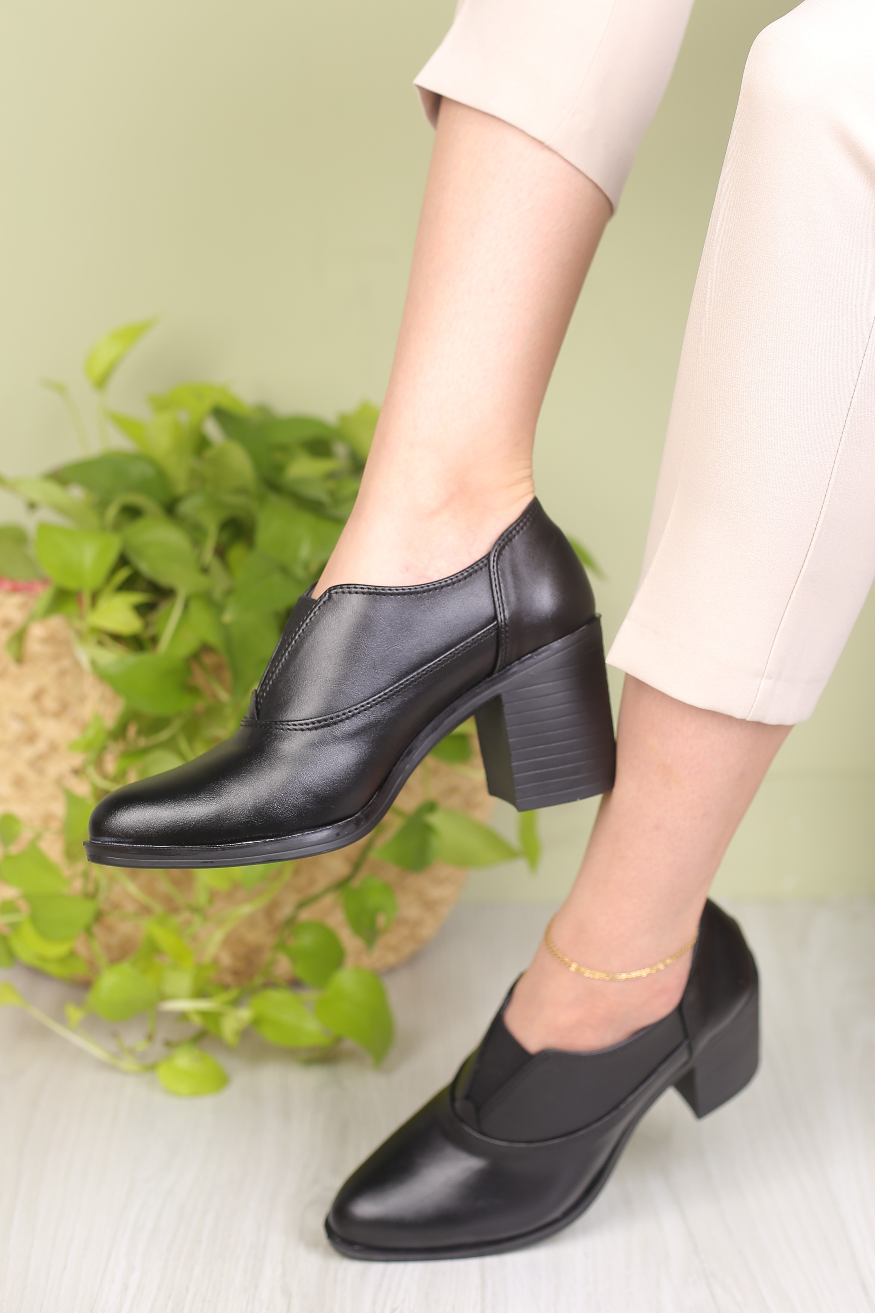 کفش زنانه پرسنلی پاشنه دار کژال