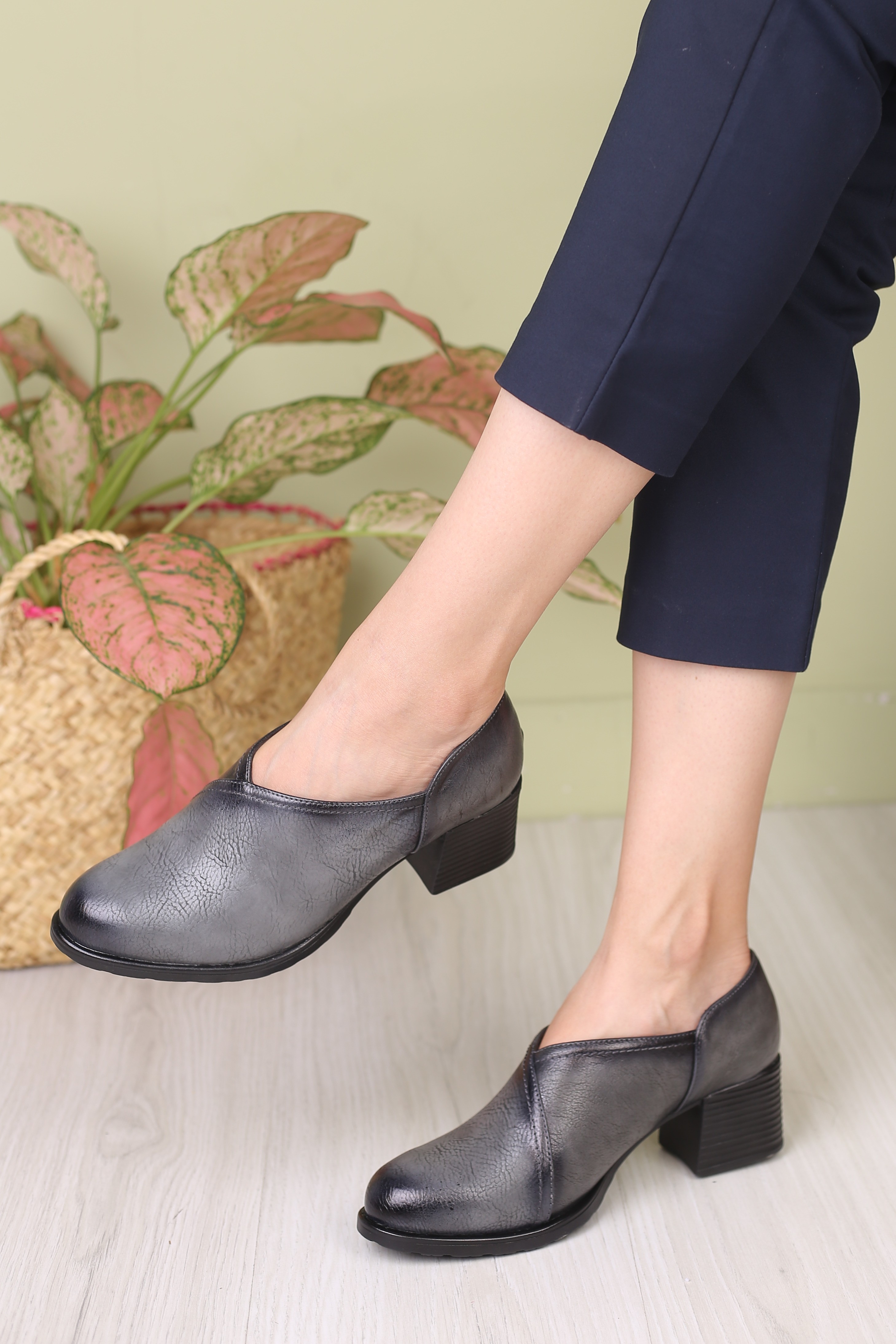 کفش پرسنلی زنانه پیودوتیکه