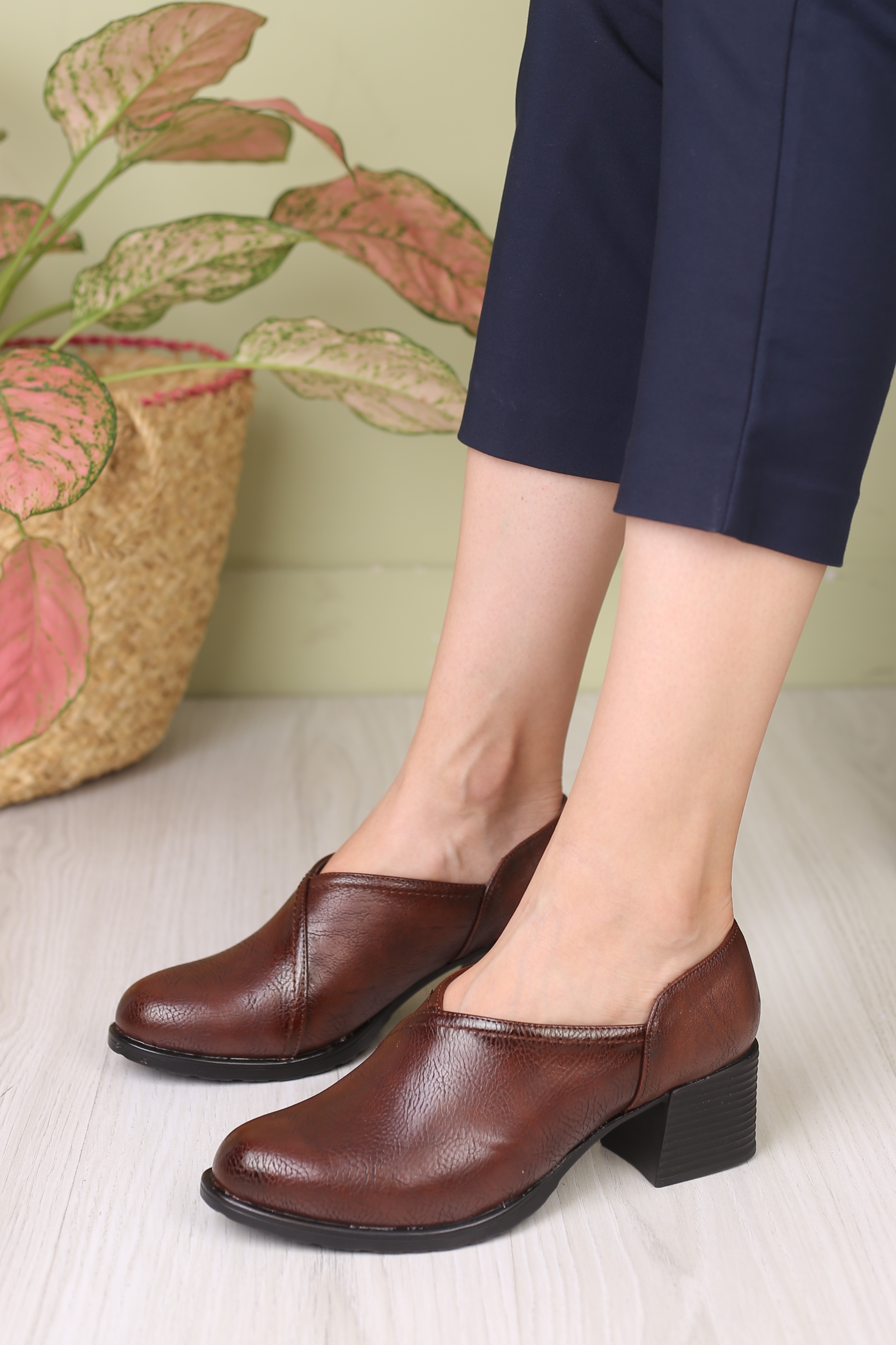 کفش پرسنلی زنانه پیودوتیکه