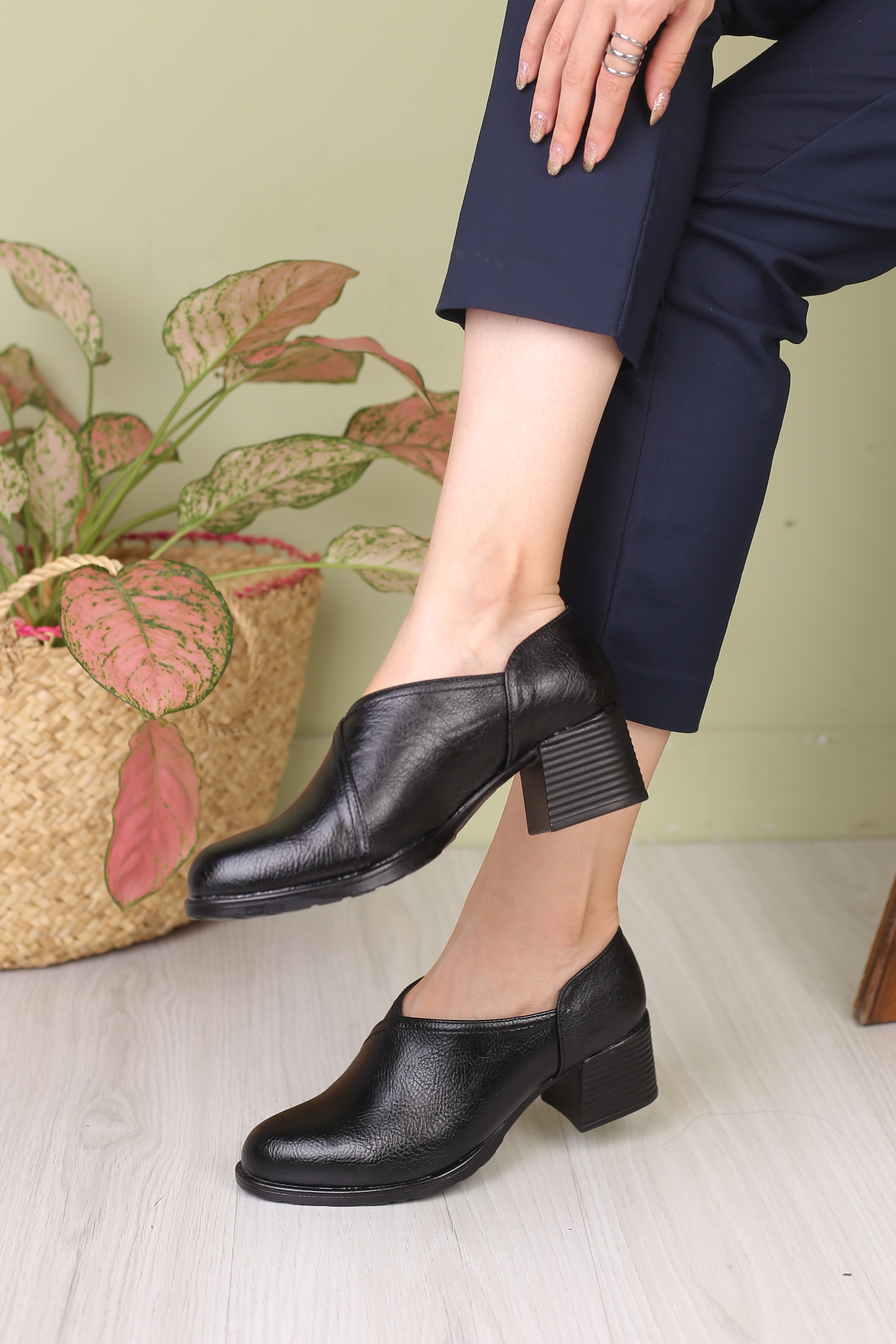 کفش پرسنلی زنانه پیودوتیکه