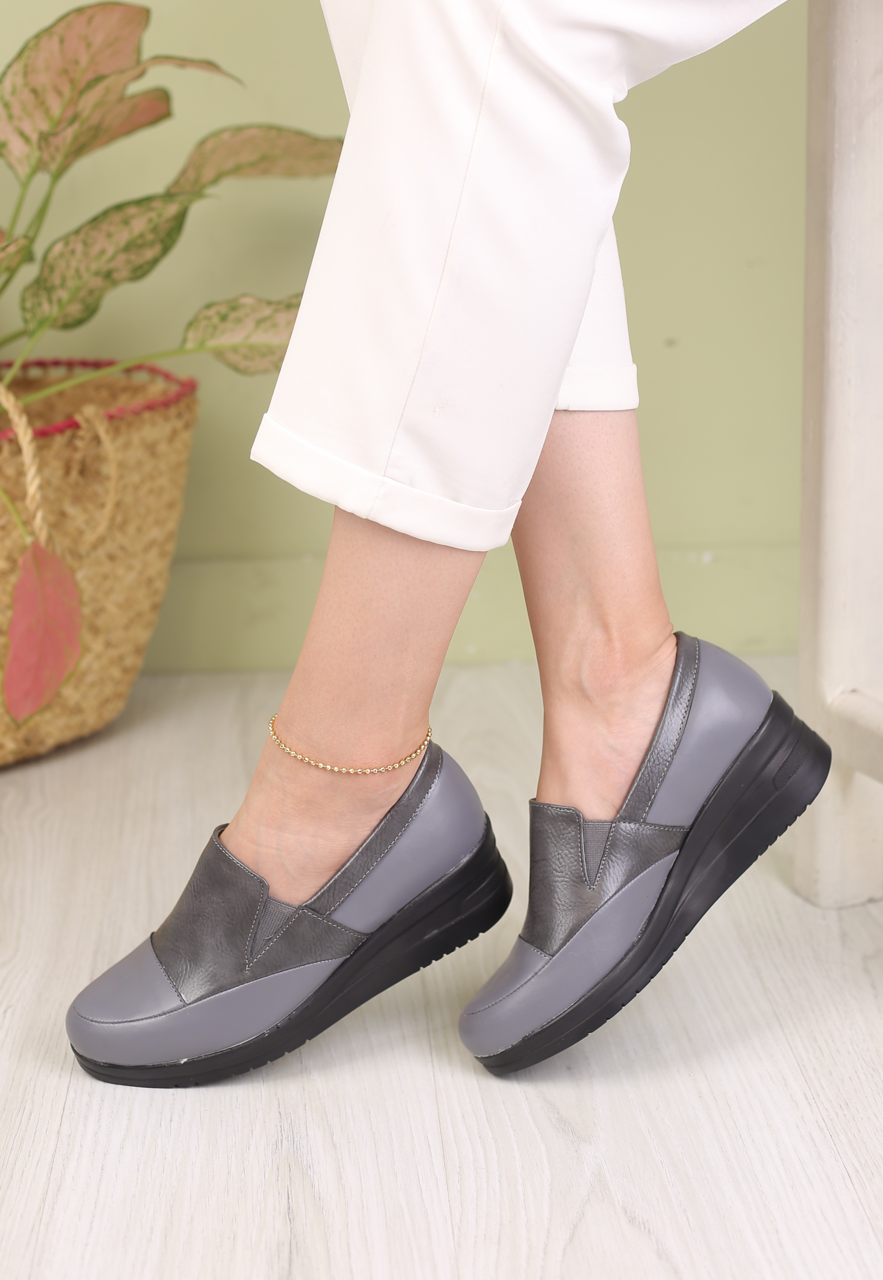 کفش پرسنلی زنانه تونلی ساعتی