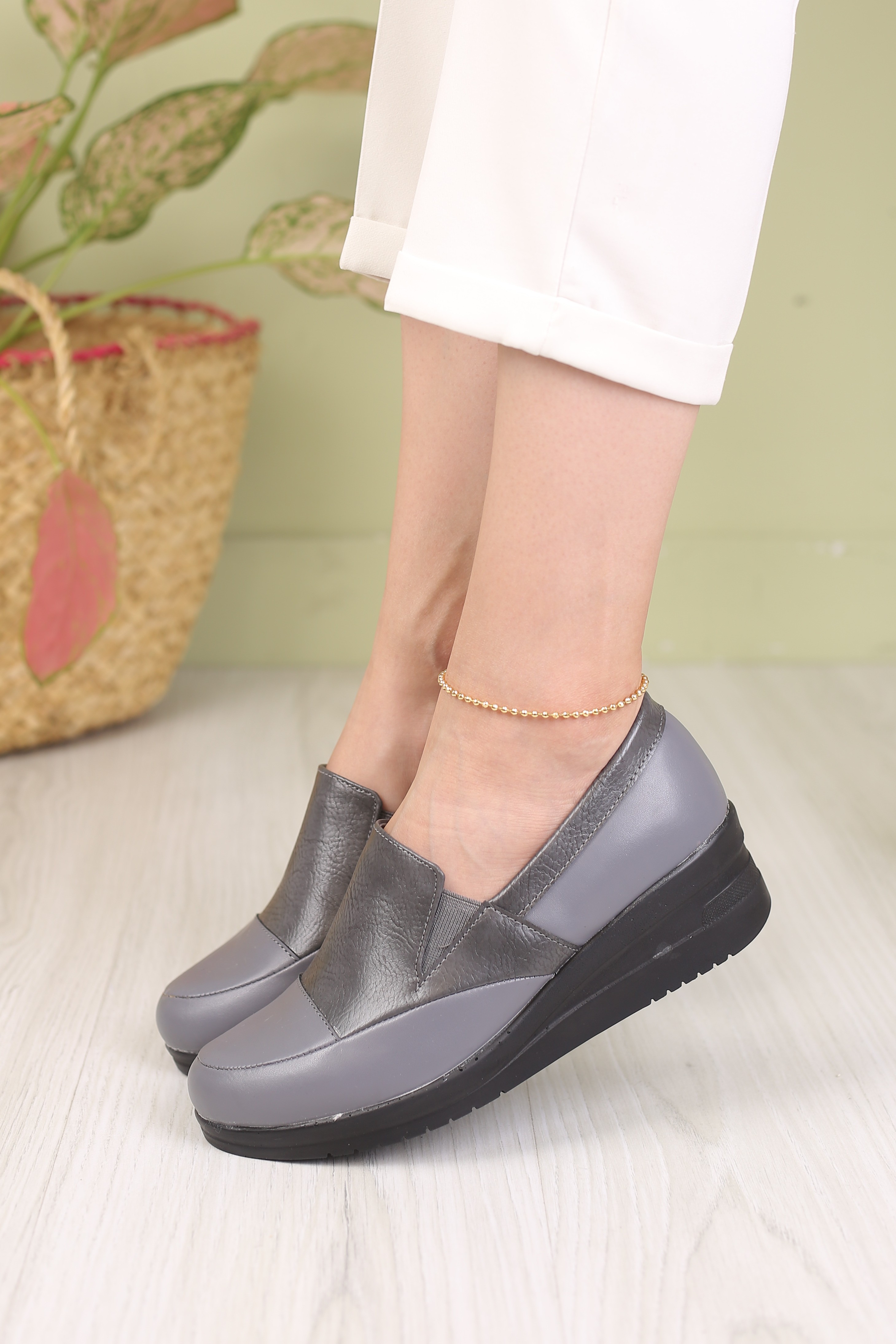 کفش پرسنلی زنانه تونلی ساعتی