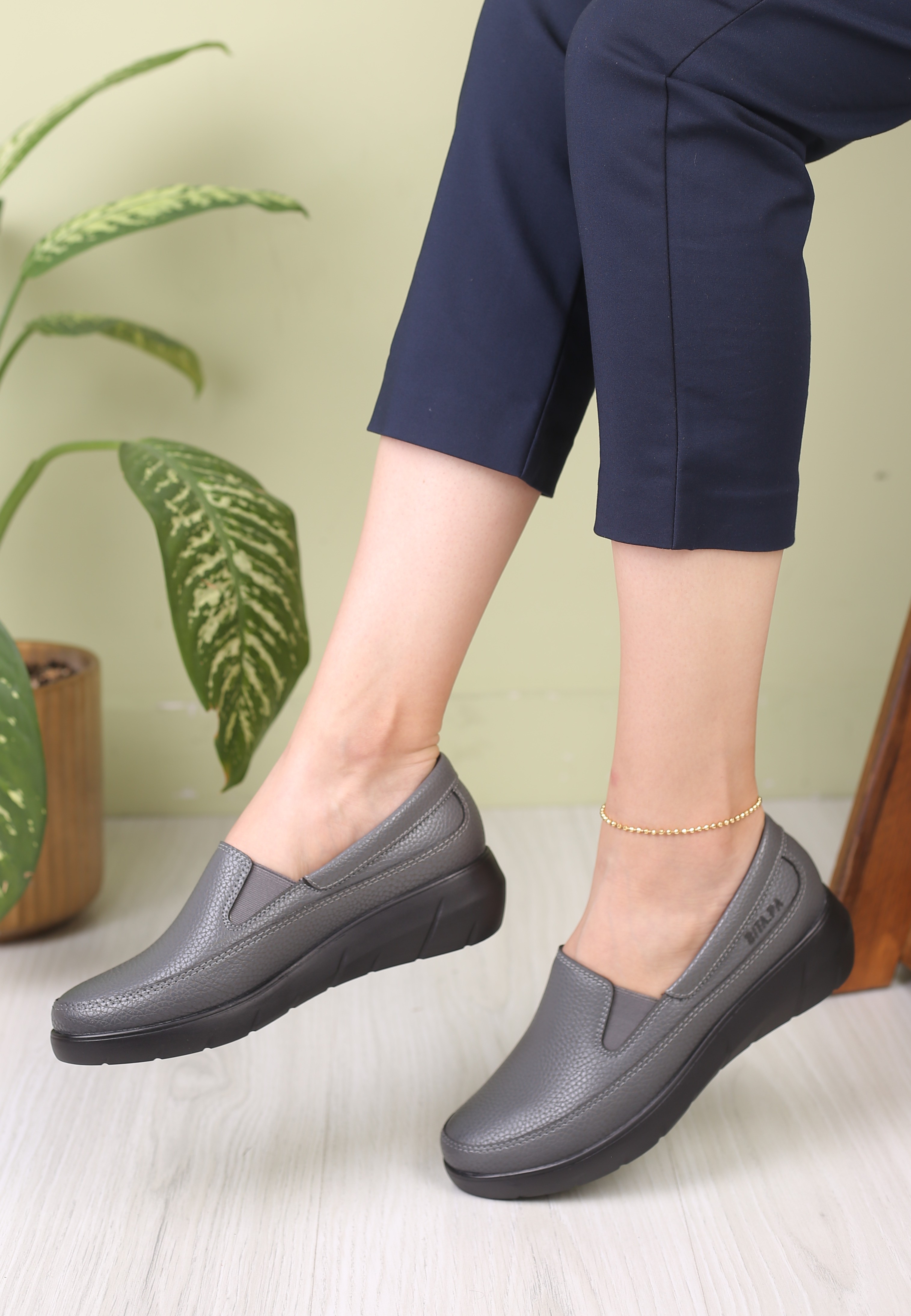 کفش پرسنلی زنانه تایسون