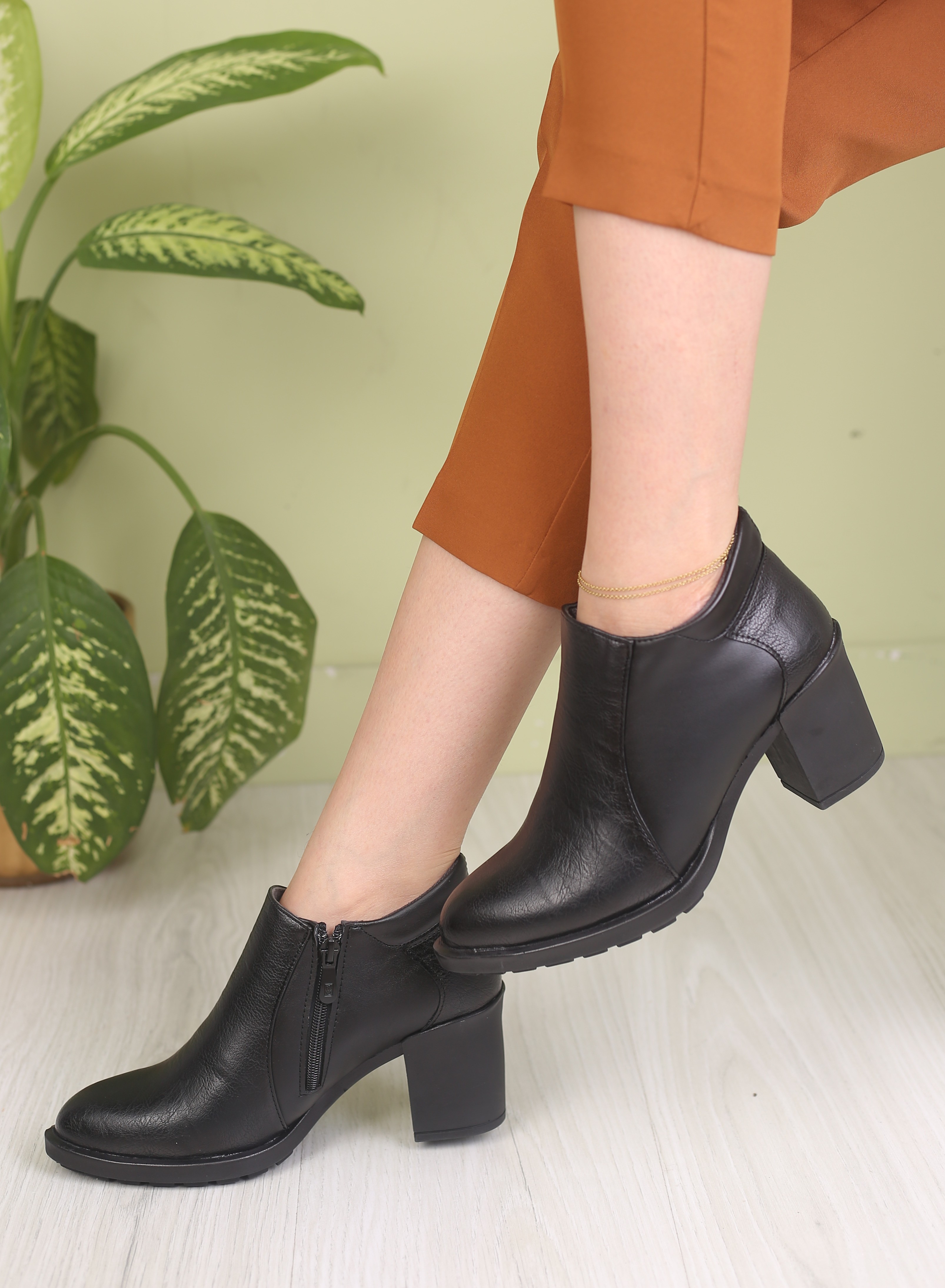 کفش زنانه پرسنلی پاشنه دار سامانتا