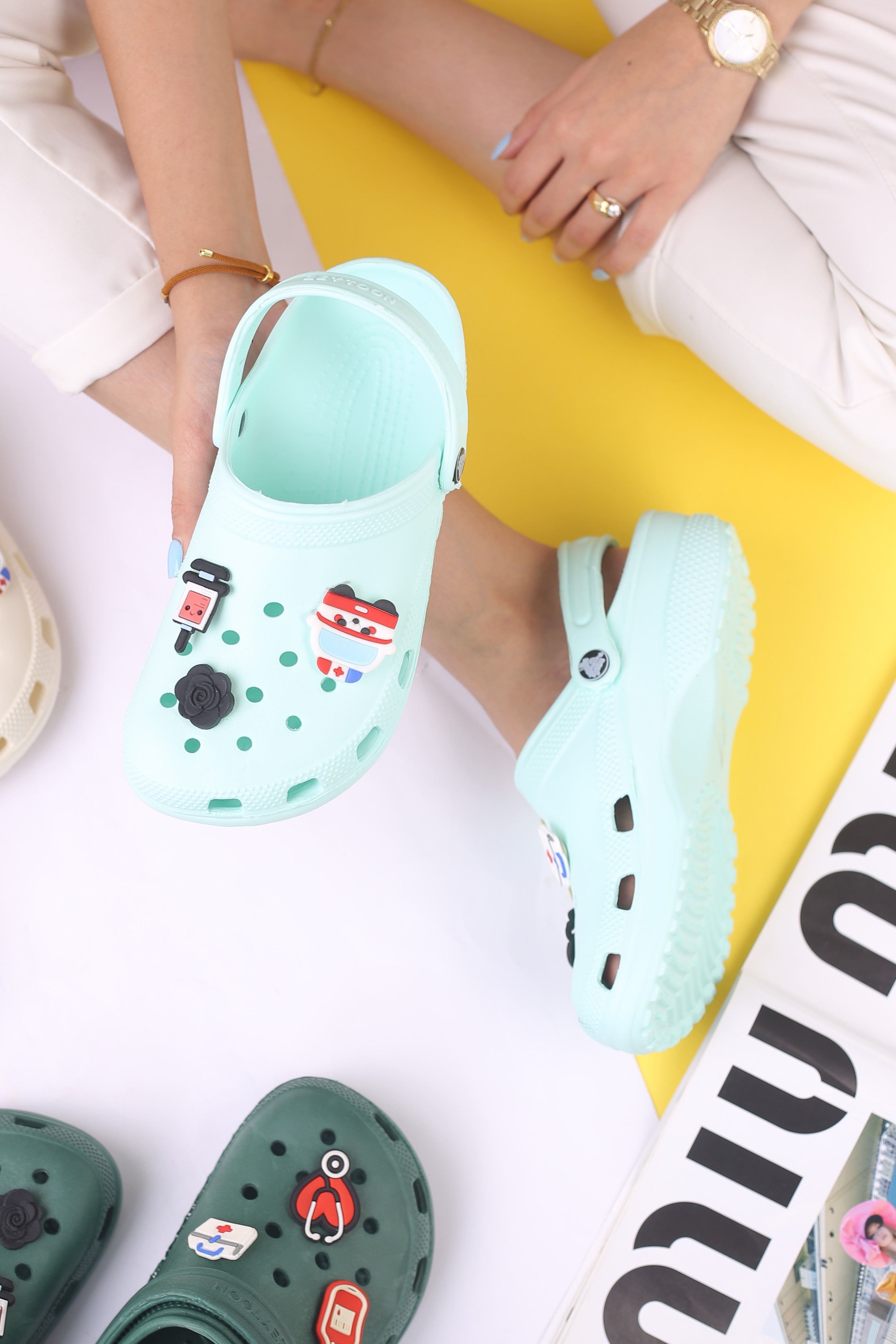 کفش صندل ست زنانه و مردانه رکابدار کراکس 2