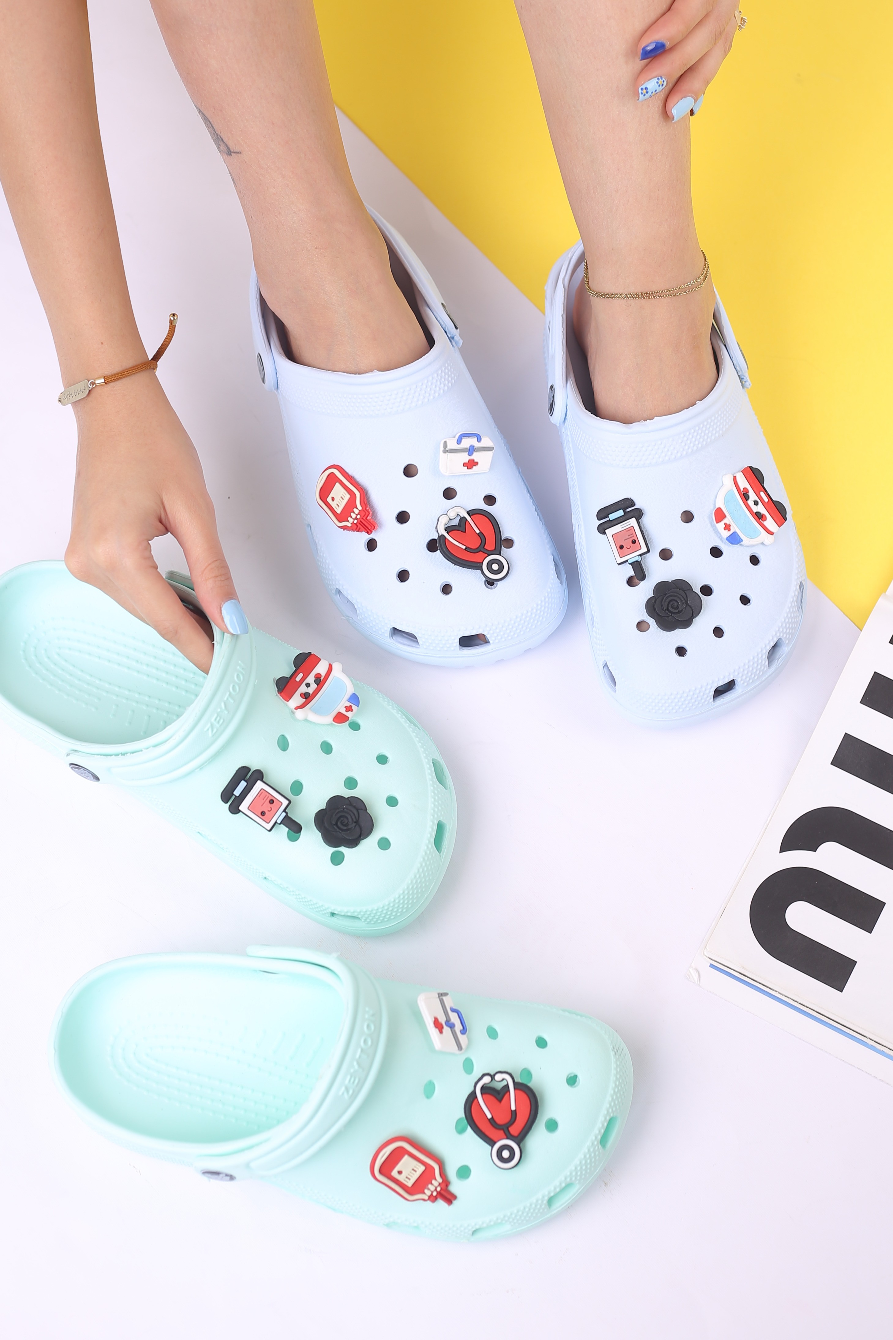 کفش صندل ست زنانه و مردانه رکابدار کراکس 2