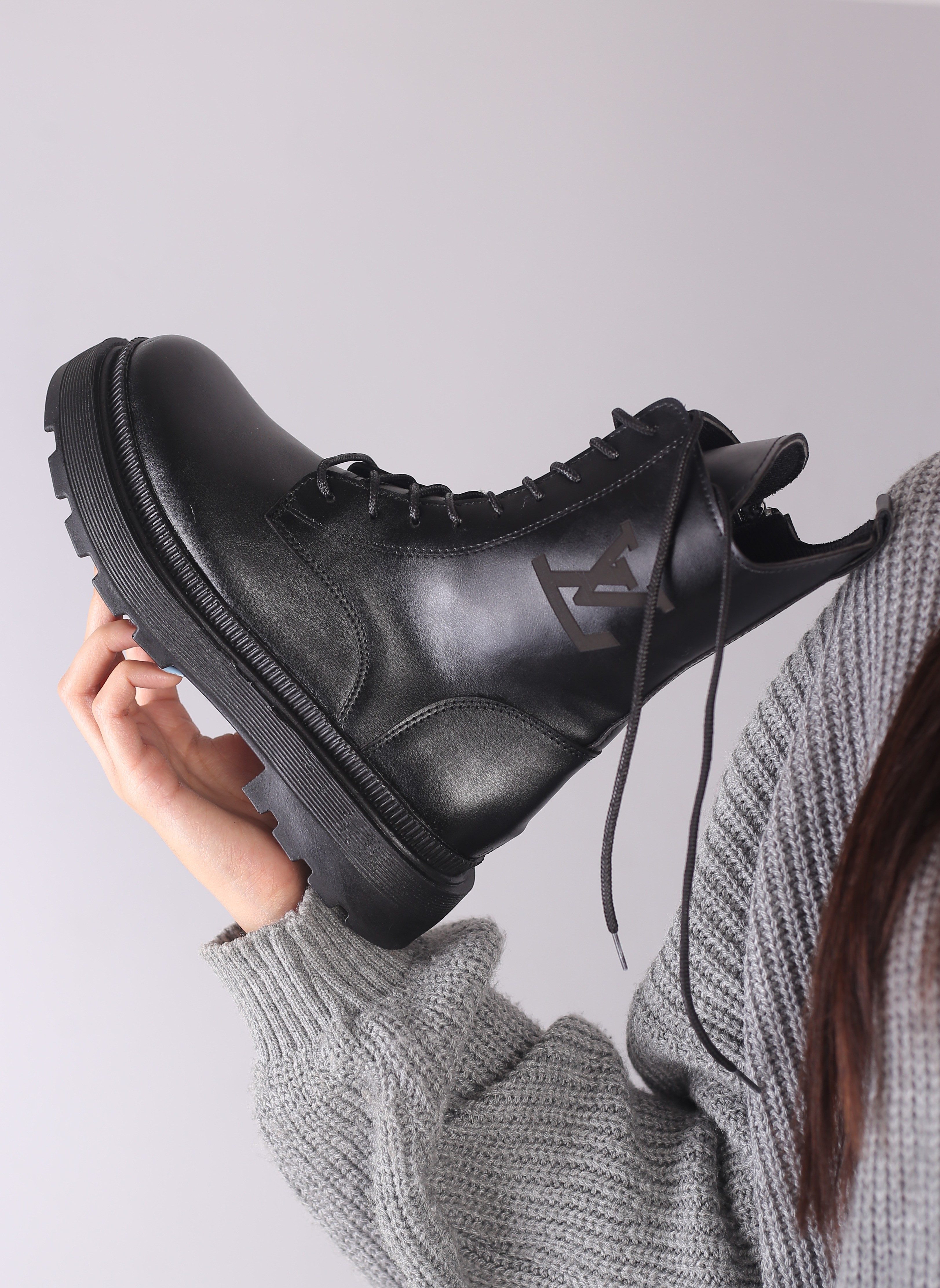 بوت زنانه ال وی 990