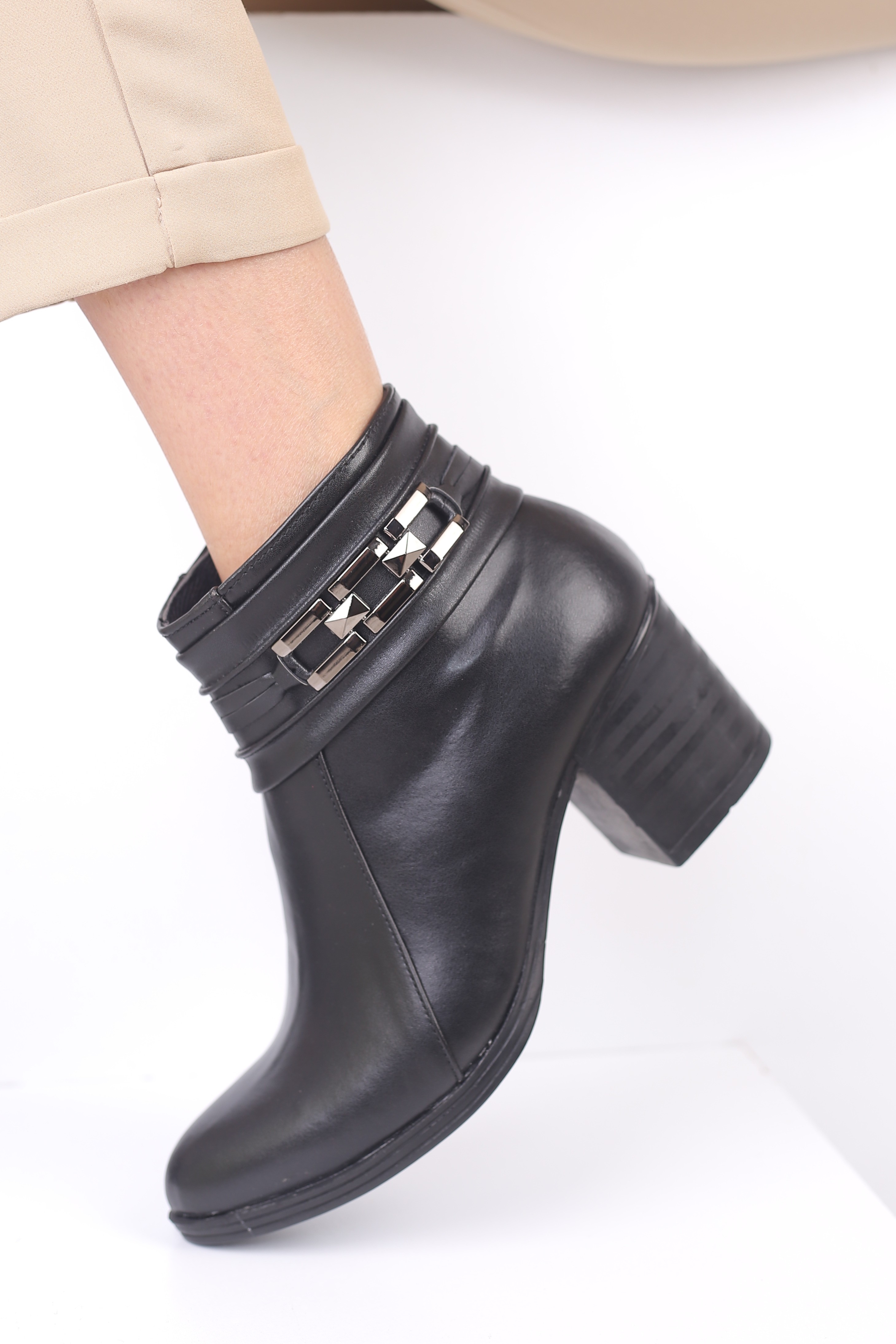 بوت زنانه مایا 703