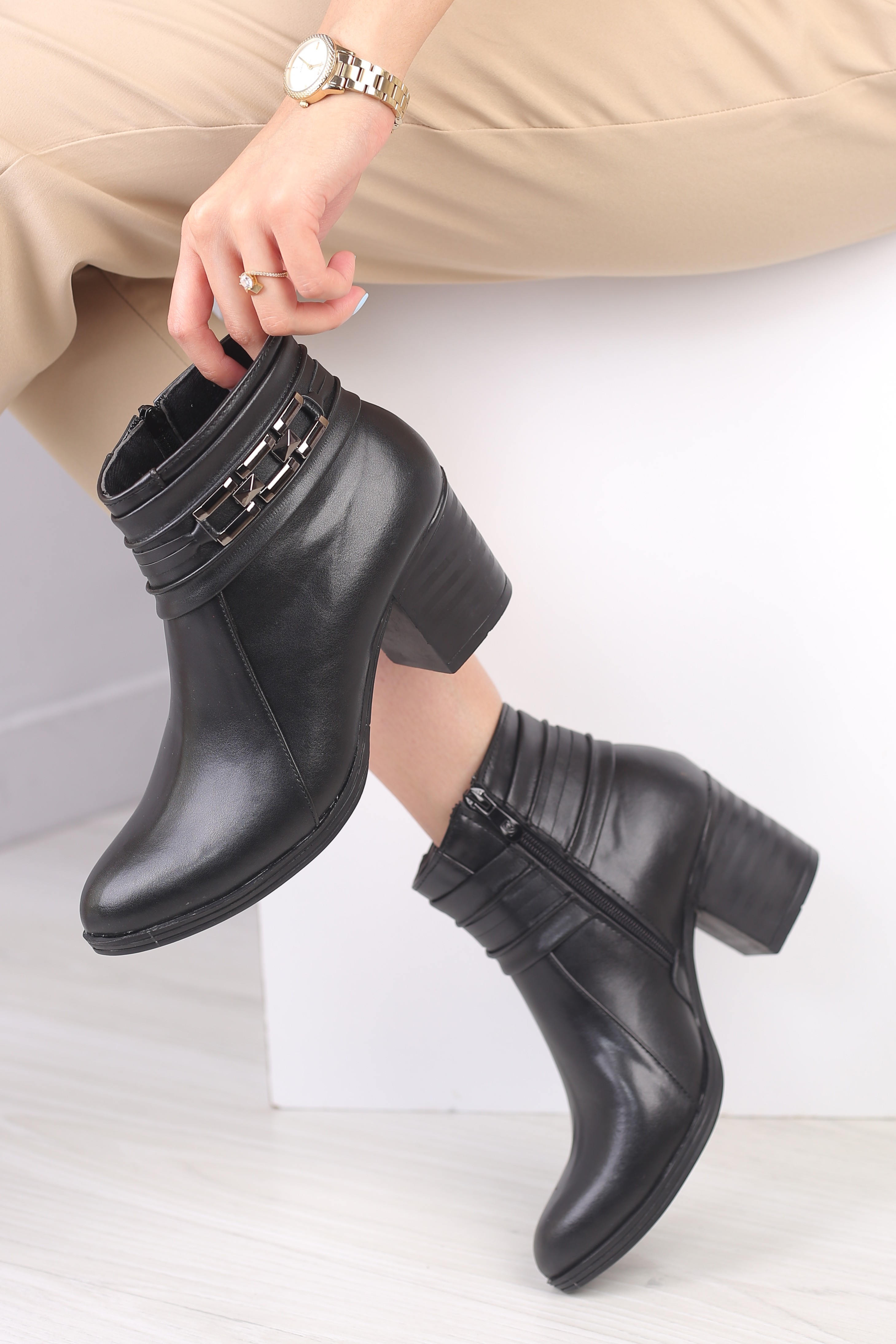 بوت زنانه مایا 703