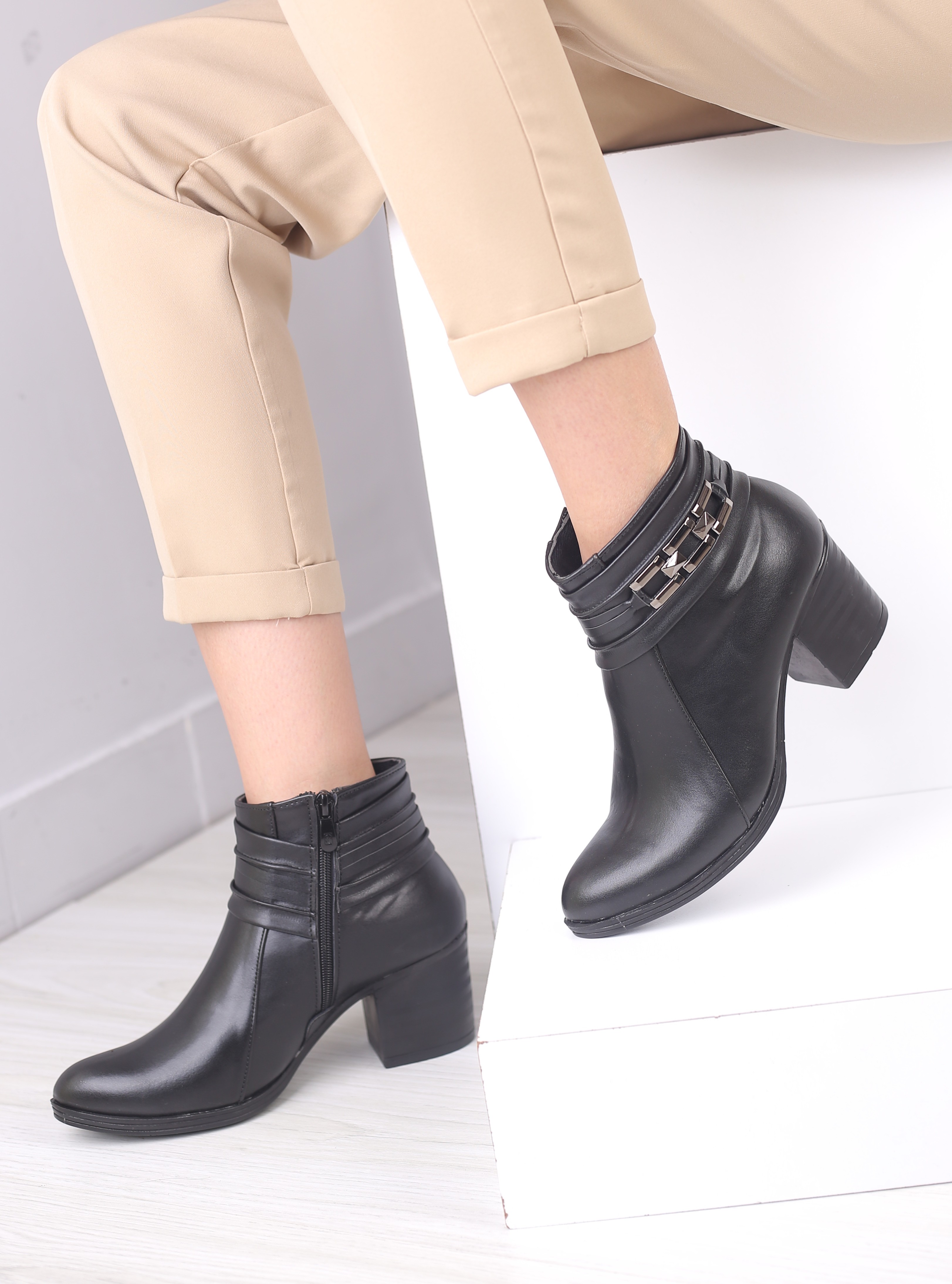 بوت زنانه مایا 703