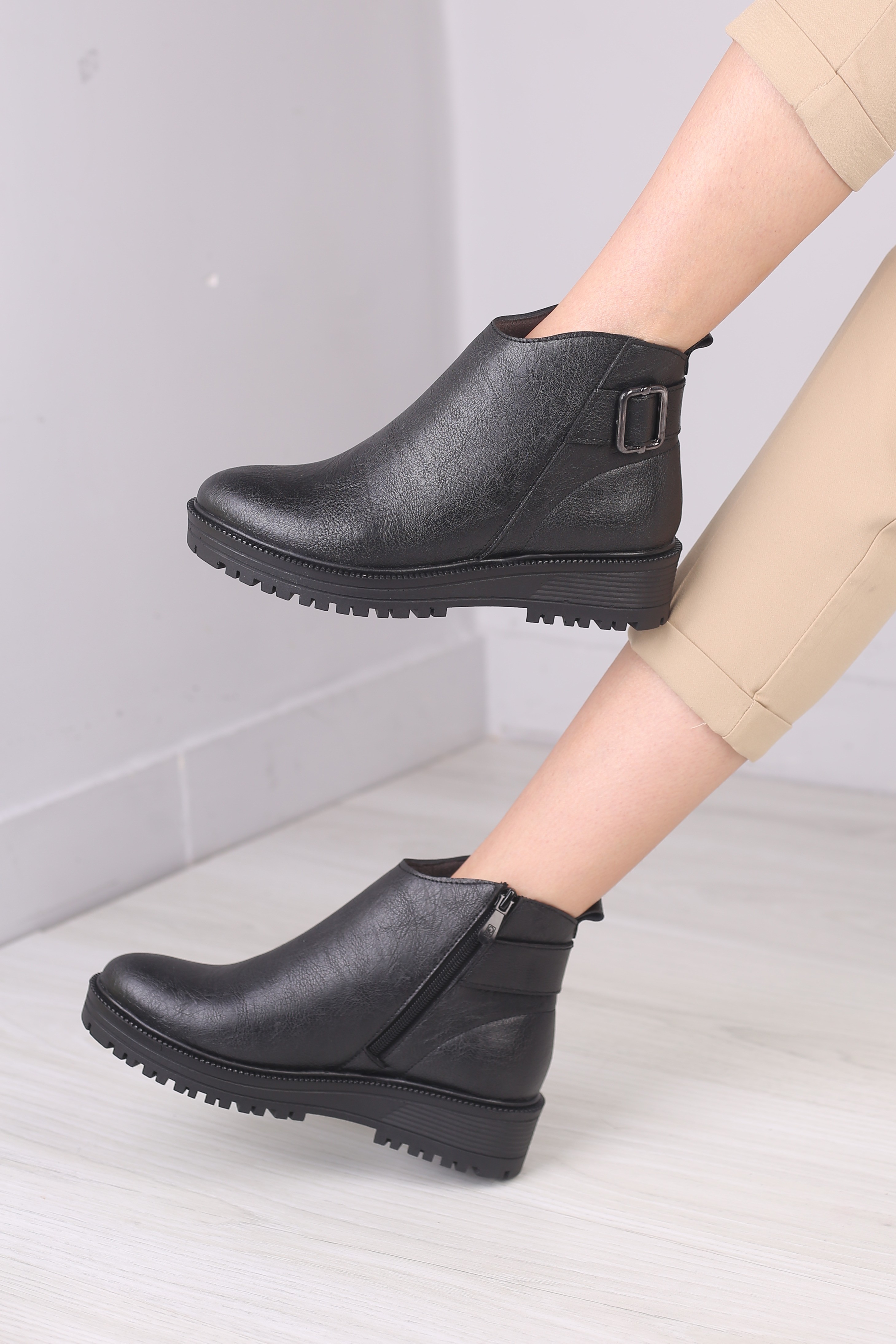 نیم بوت زنانه مارتا 402