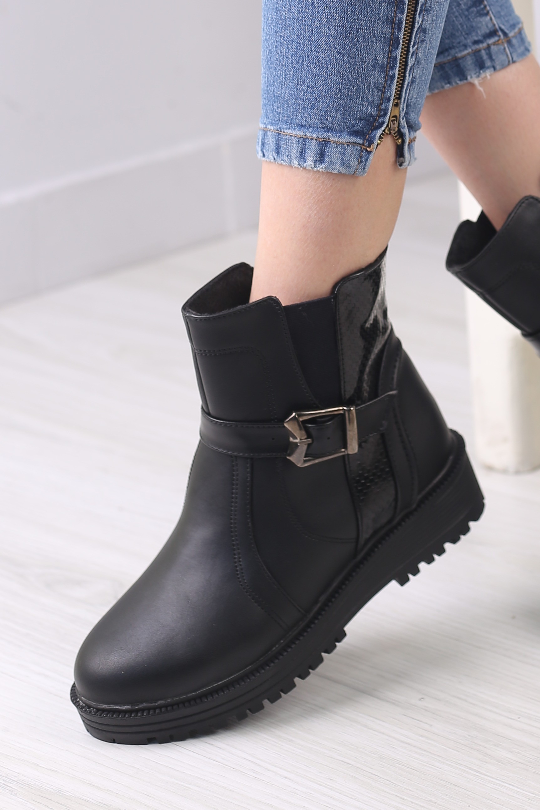 نیم بوت زنانه پشت ورنی