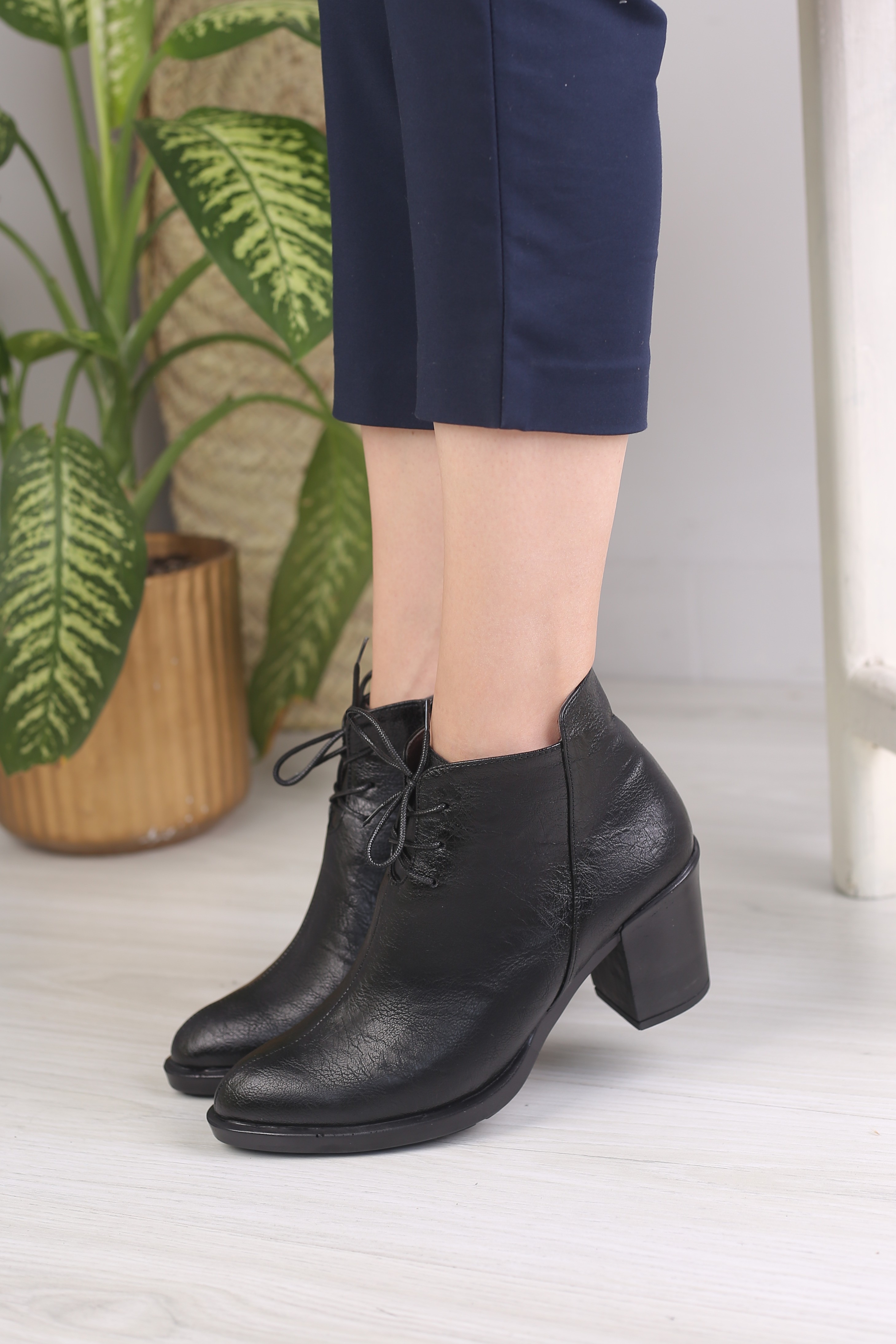 نیم بوت زنانه افرا