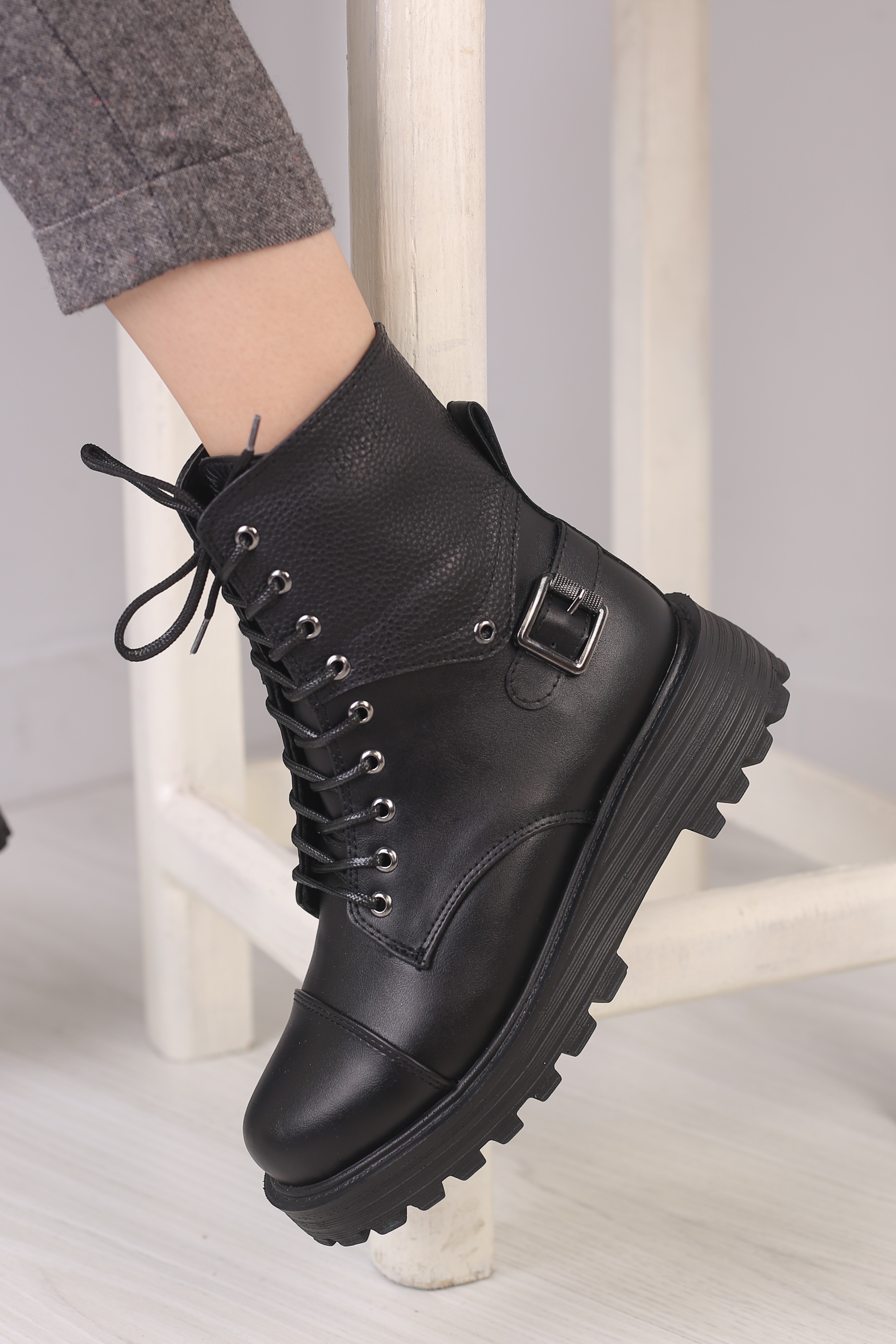 بوت زنانه فلوترشاه