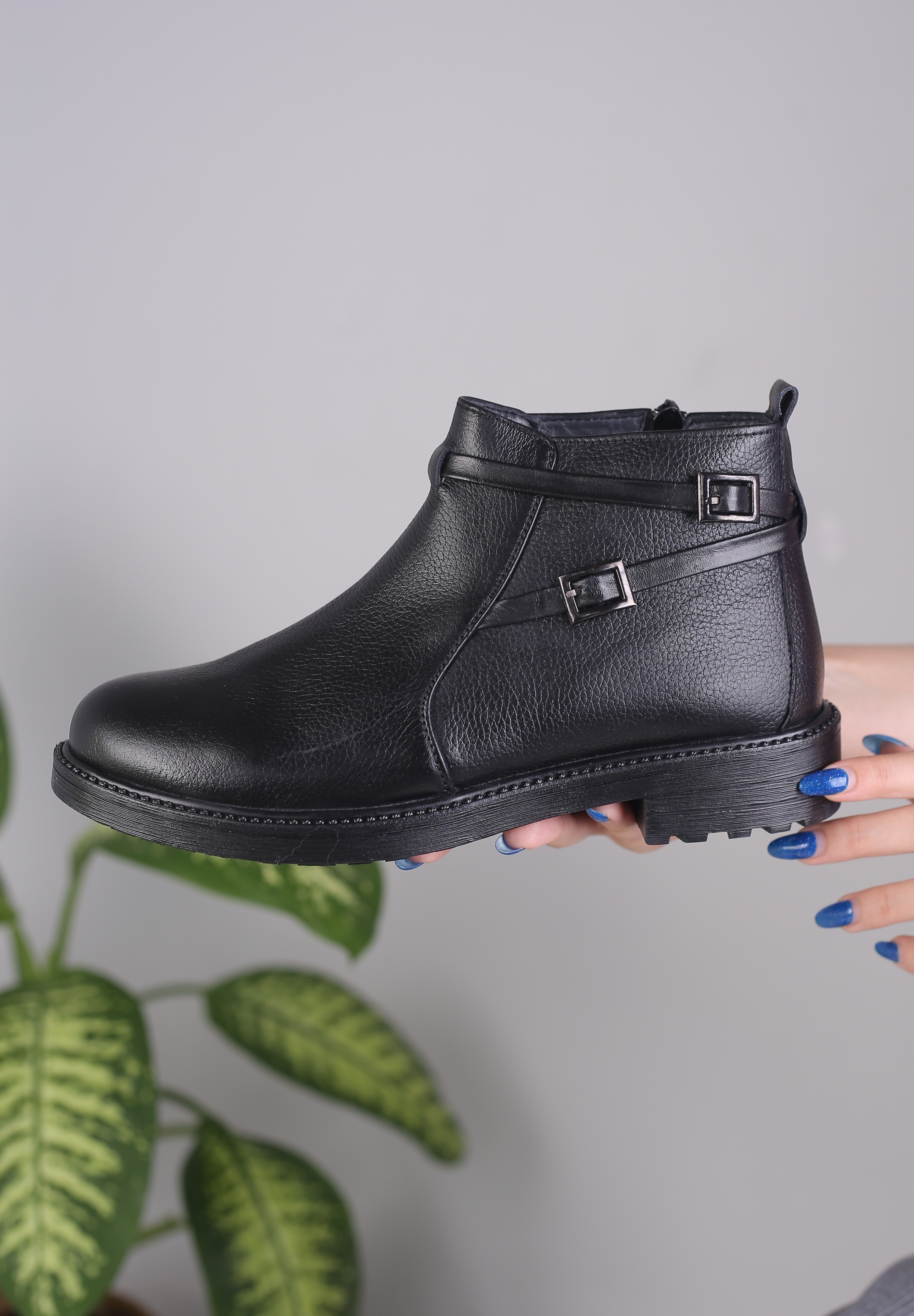 نیم بوت زنانه کارینا 6012