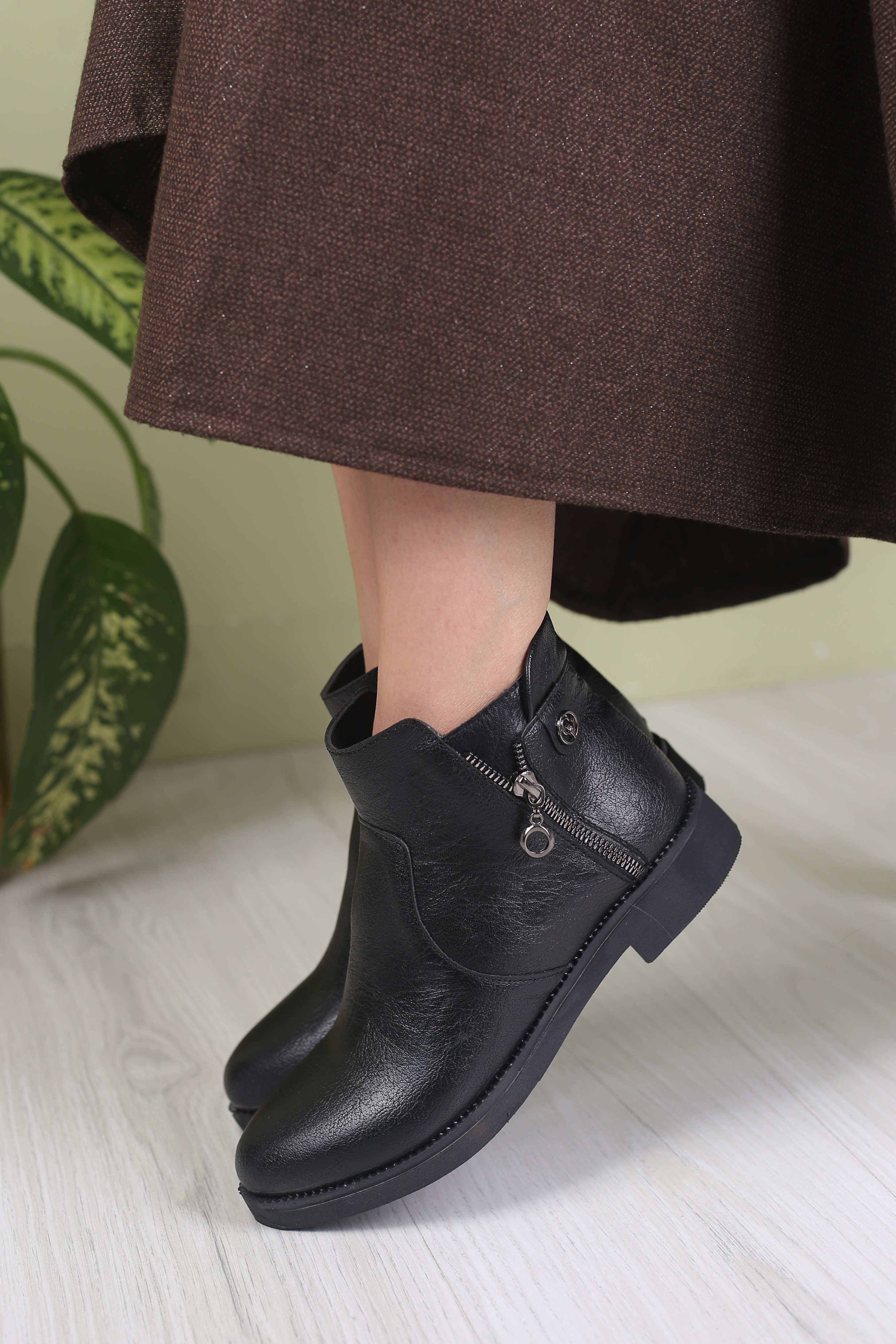 نیم بوت زنانه زیپ کج 1162