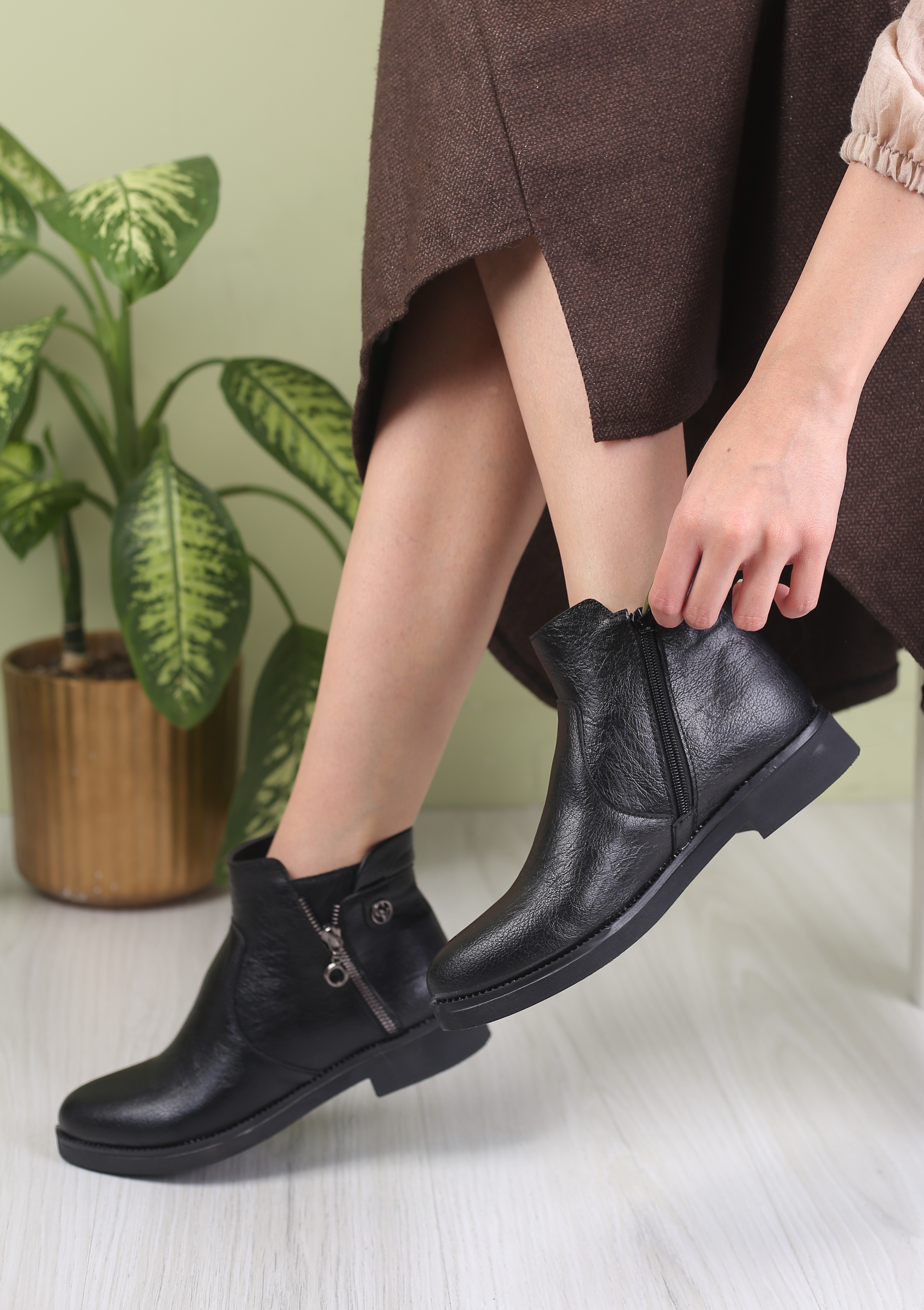 نیم بوت زنانه زیپ کج 1162