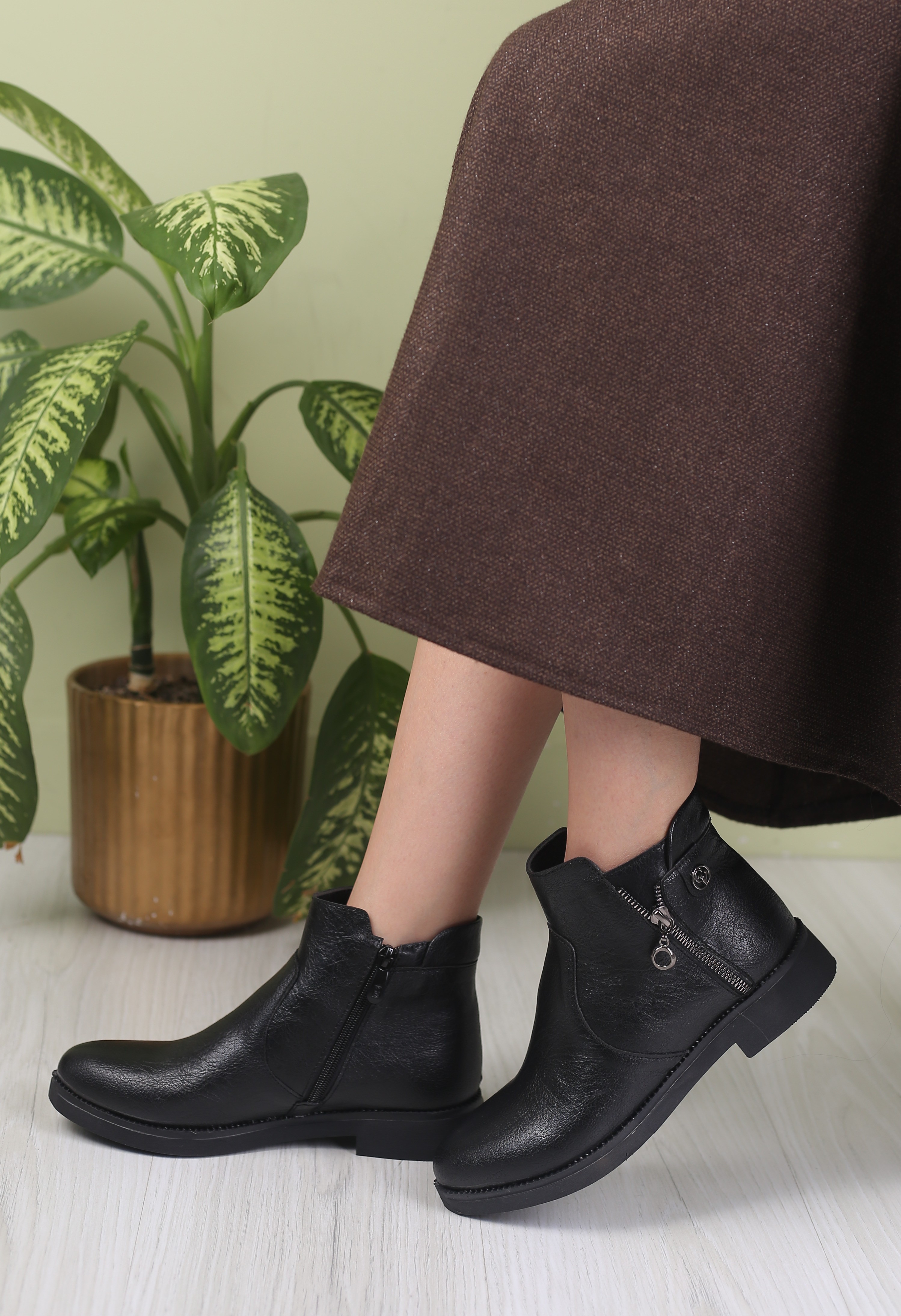 نیم بوت زنانه زیپ کج 1162