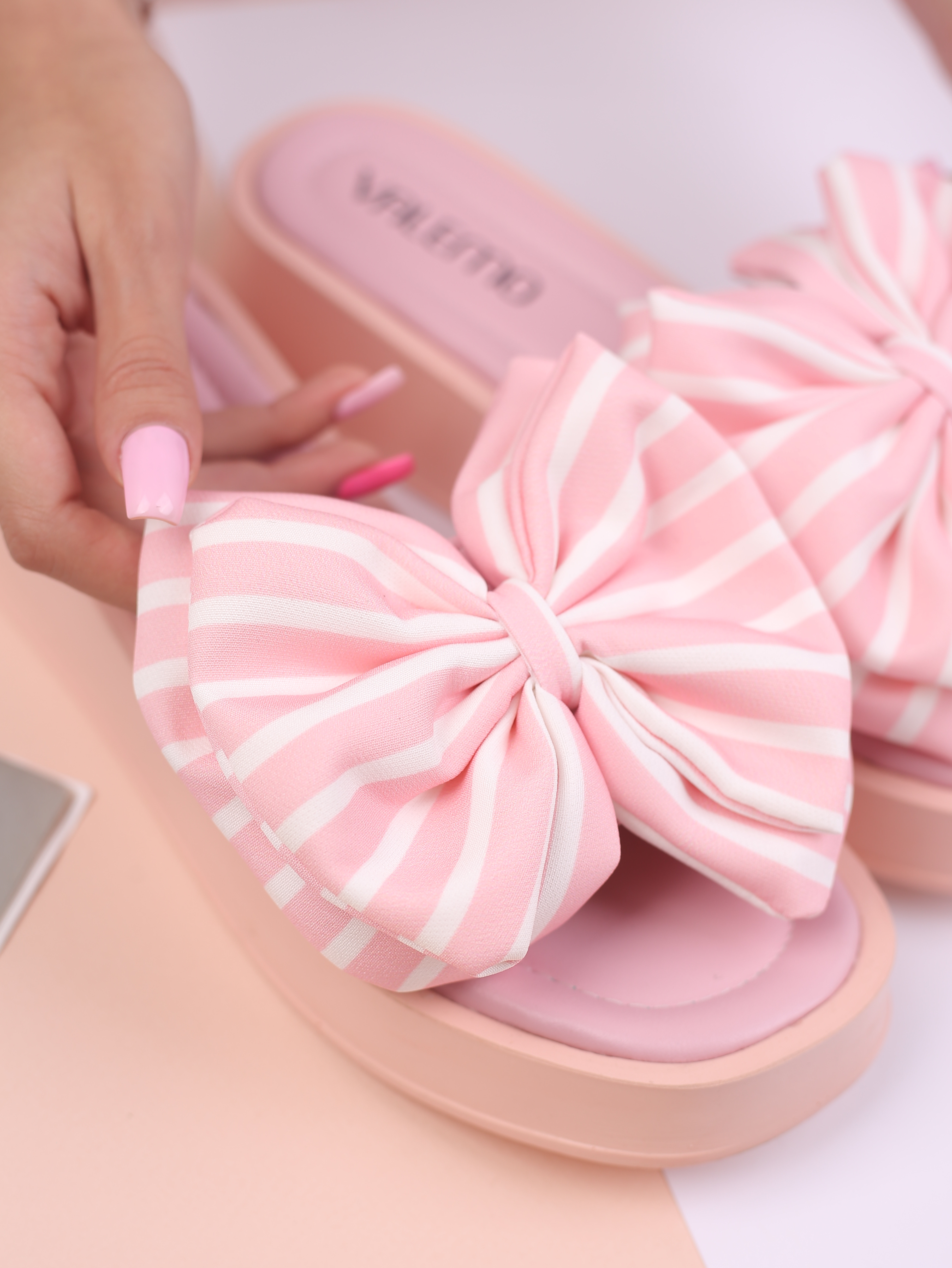 کفش صندل زنانه روفرشی باربی