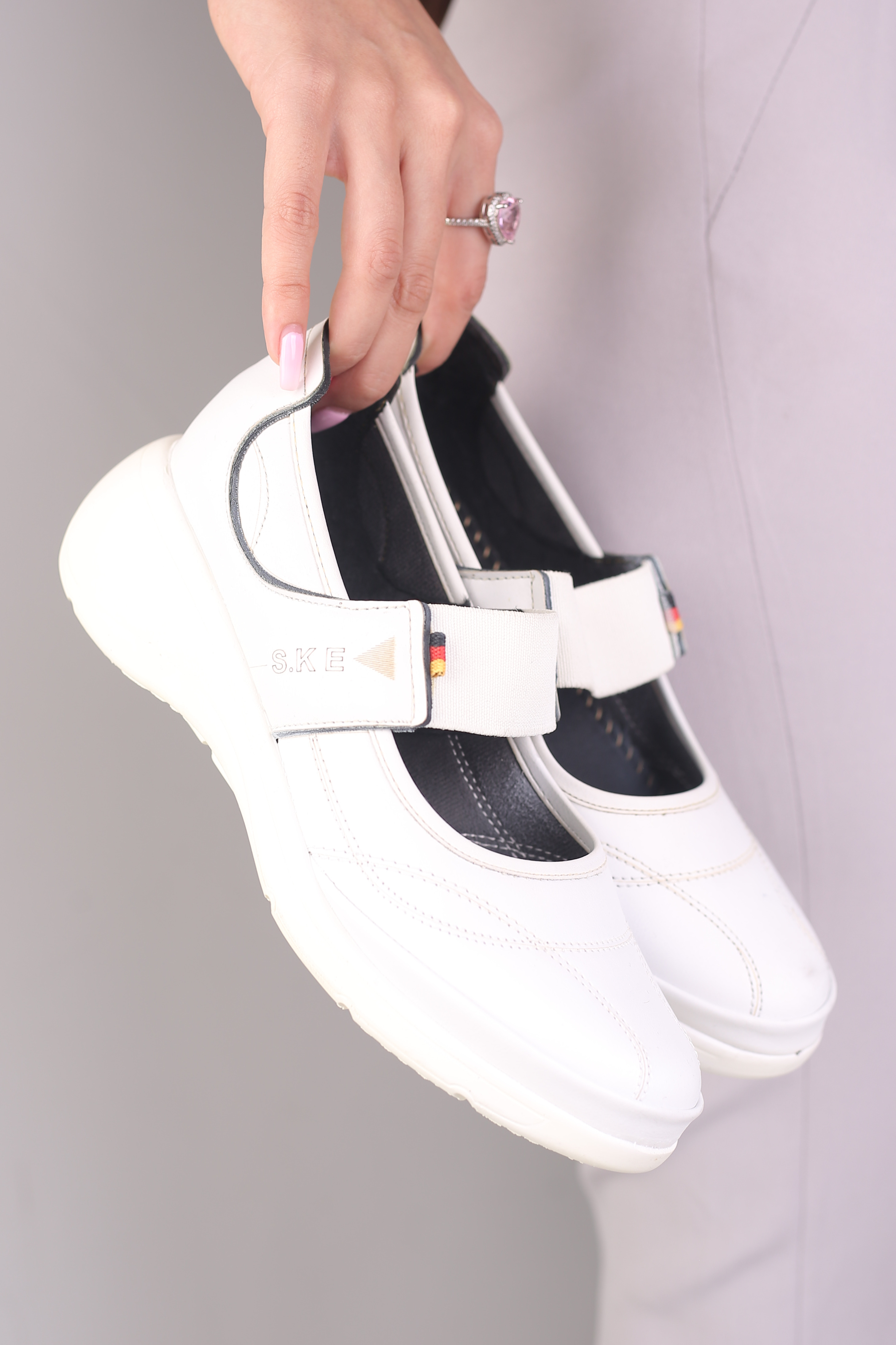 کفش پرسنلی زنانه اسکیچرز