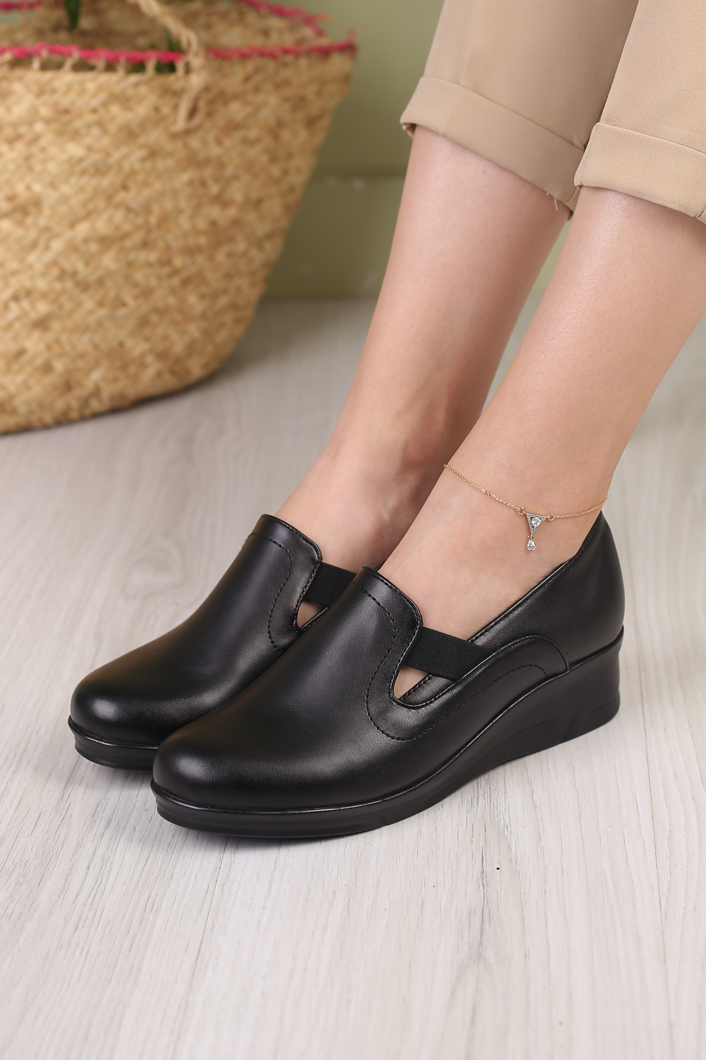 کفش پرسنلی زنانه ویرا