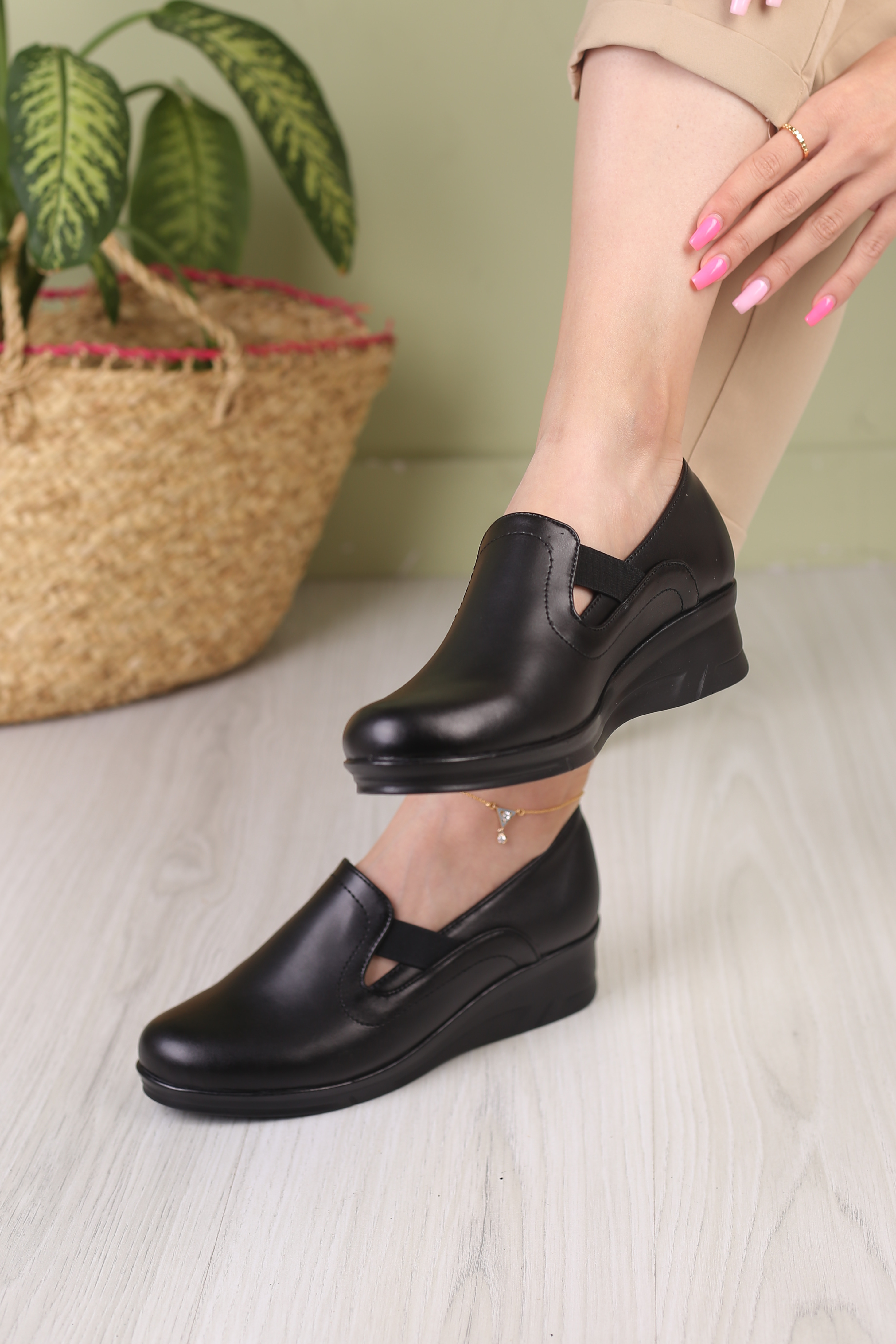 کفش پرسنلی زنانه ویرا