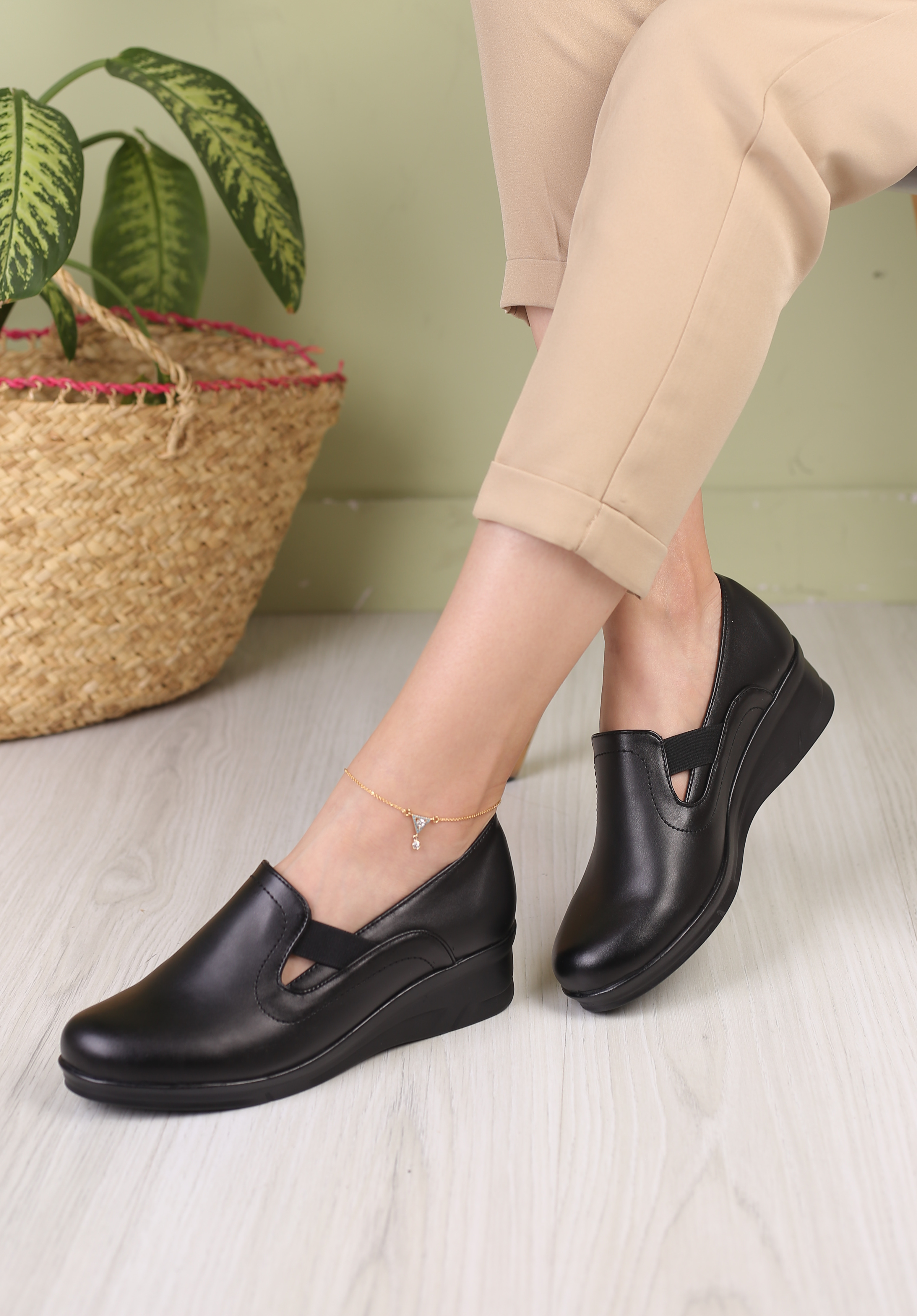 کفش پرسنلی زنانه ویرا