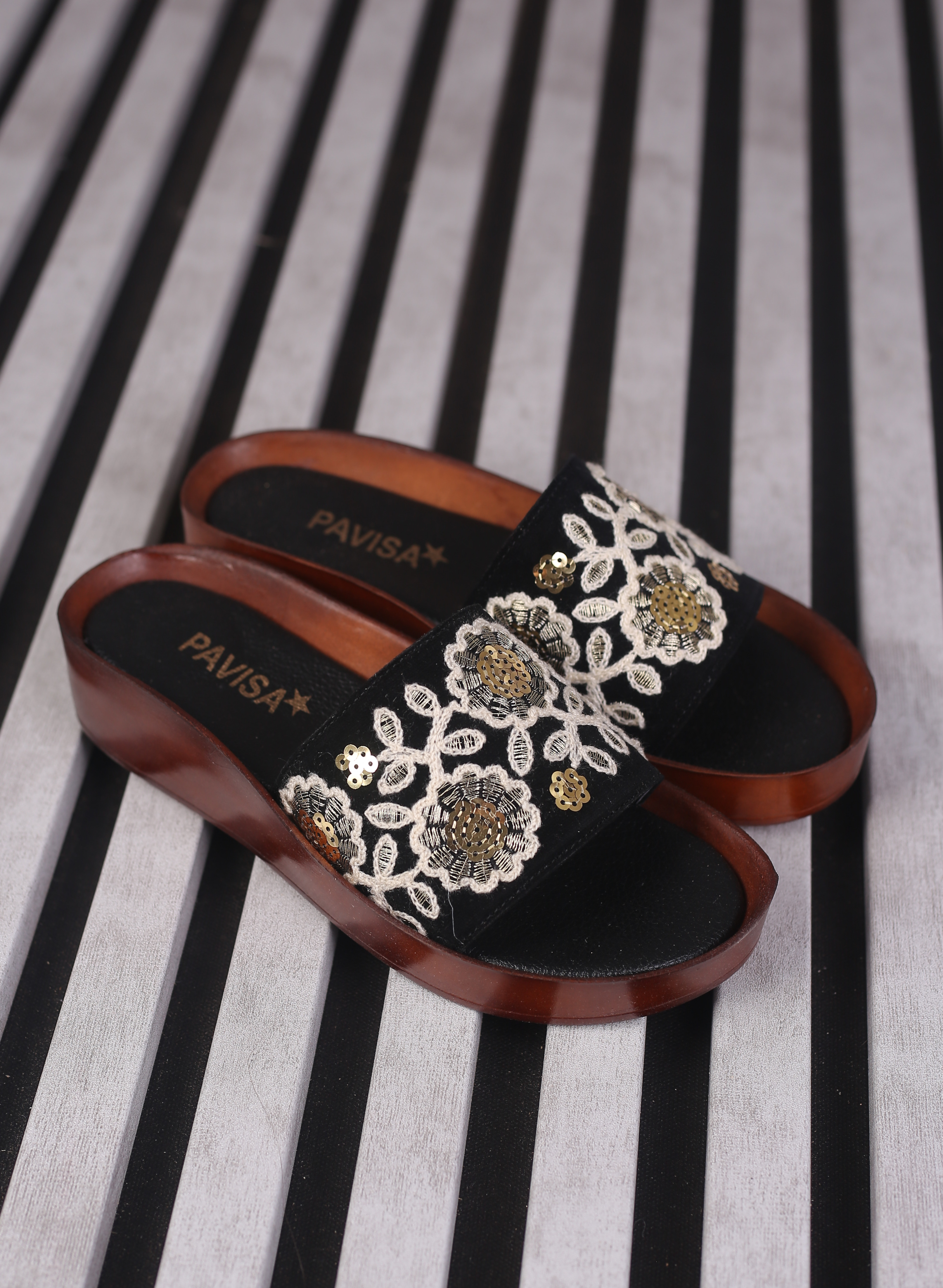 کفش صندل زنانه روفرشی طبی سنتی