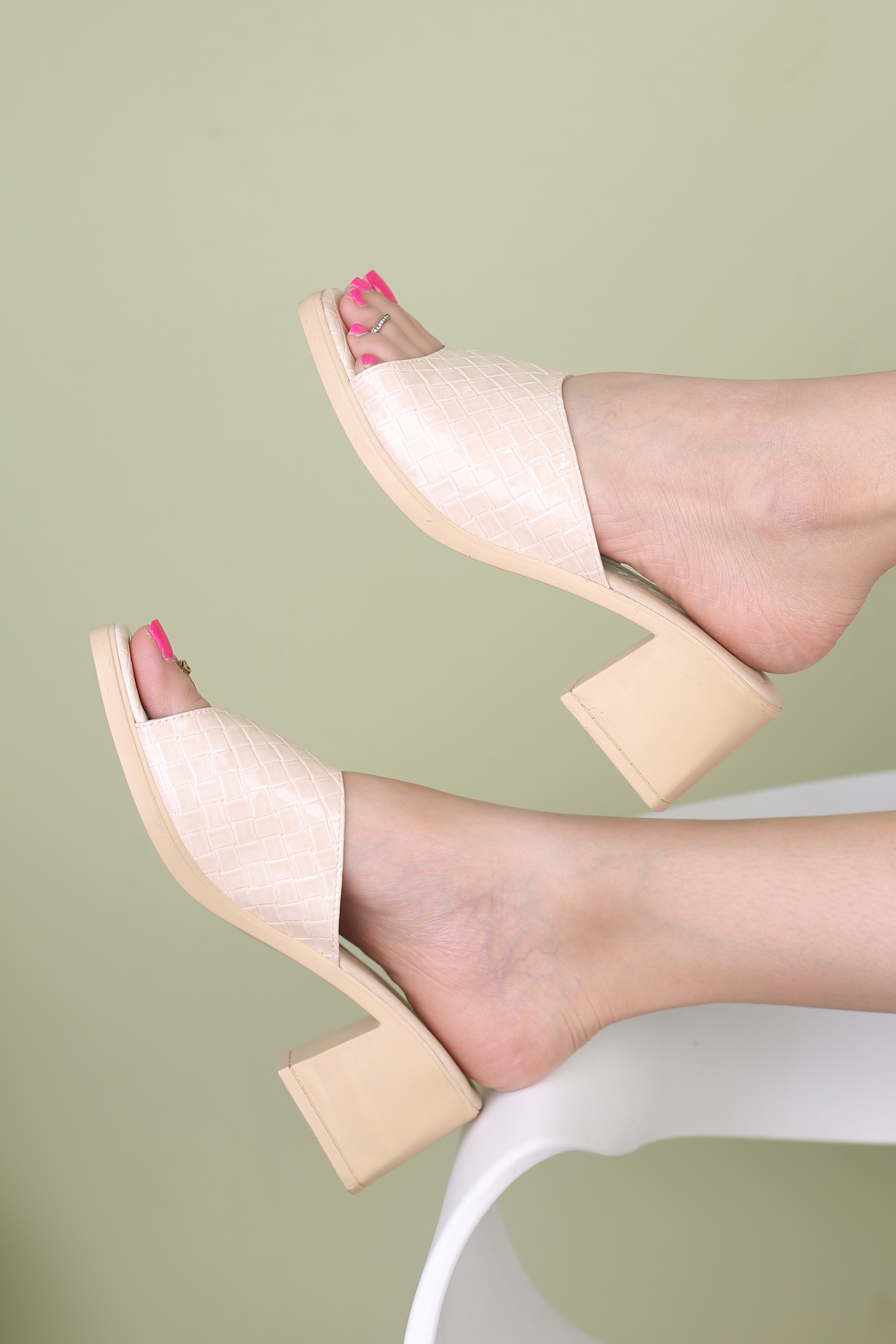 کفش صندل زنانه روفرشی دلوین