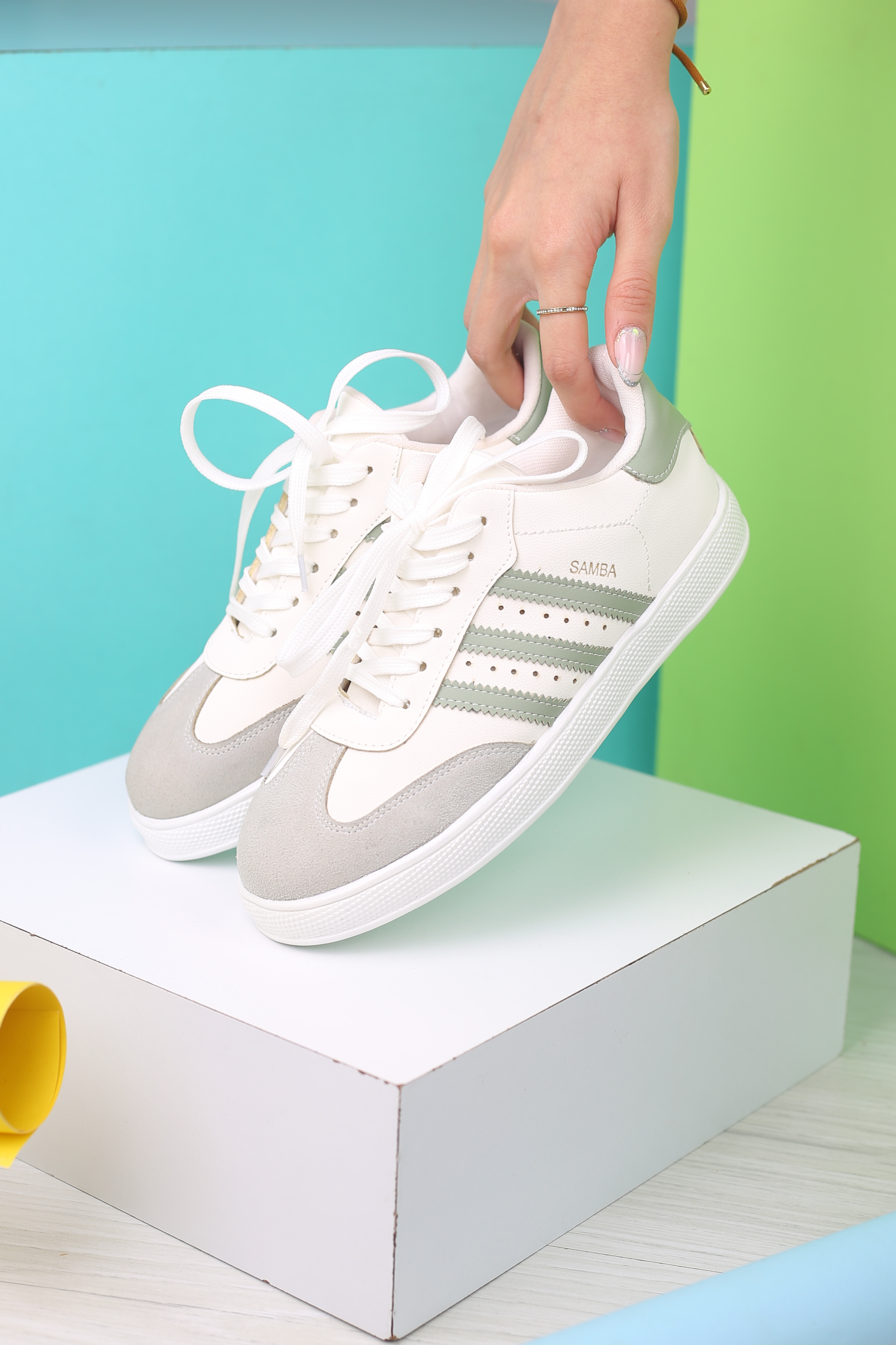 کفش اسپرت زنانه آدیداس 986