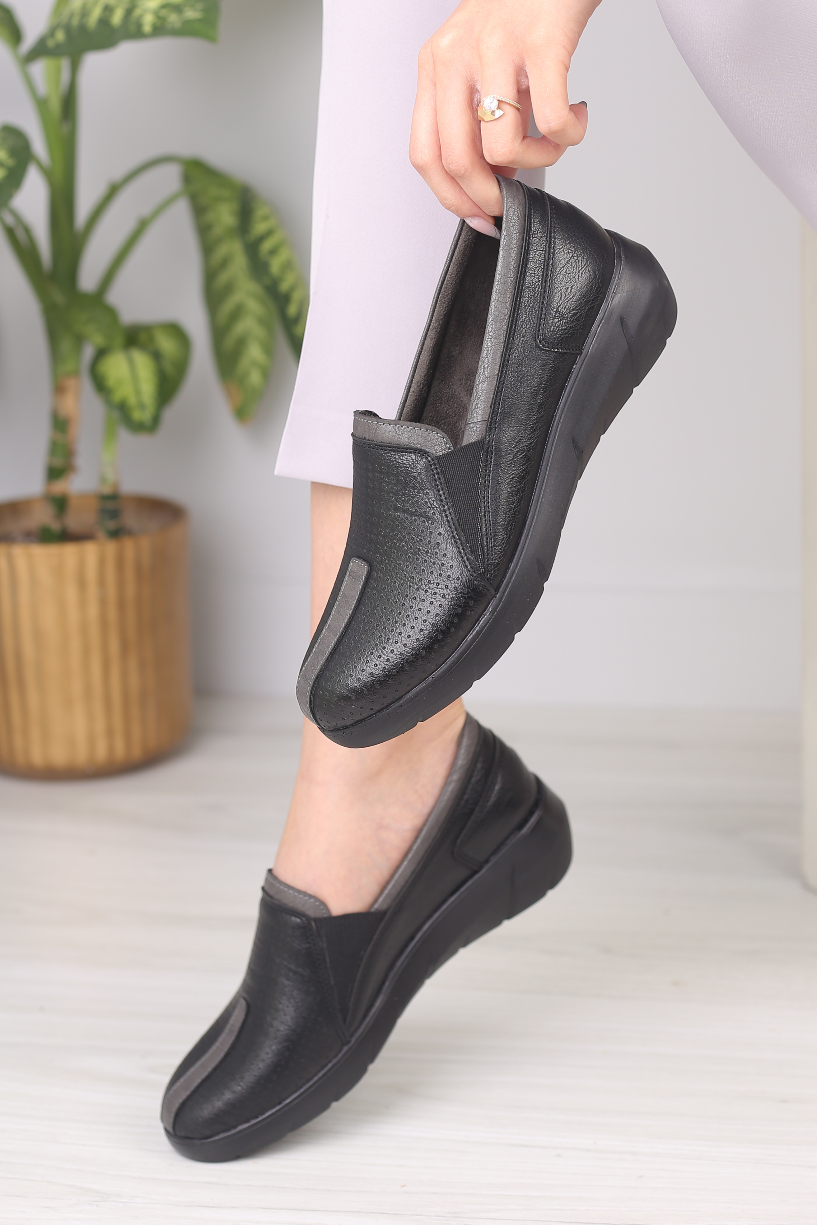 کفش پرسنلی زنانه اسکن