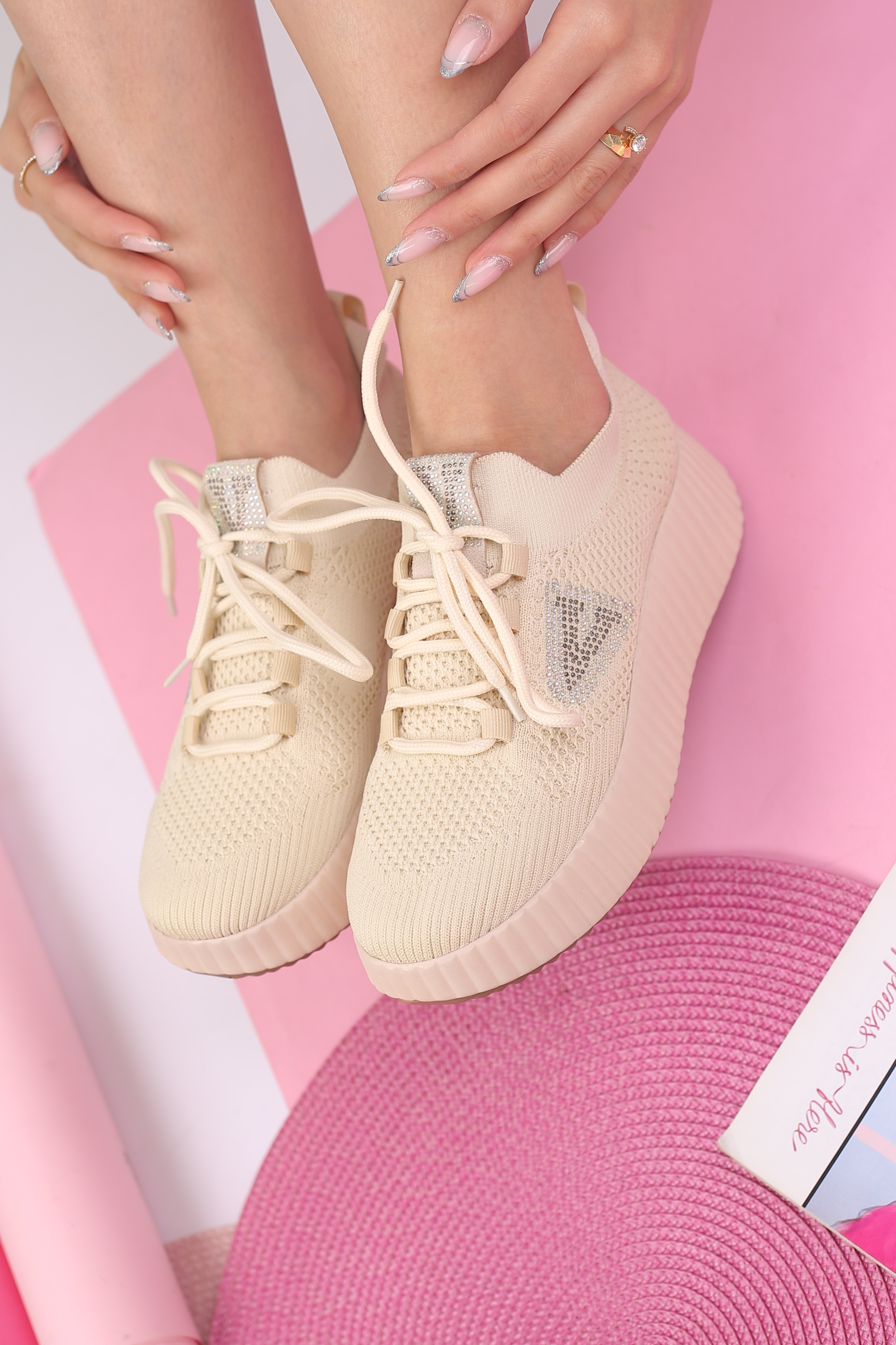 کفش اسپرت زنانه بافتی نگینی