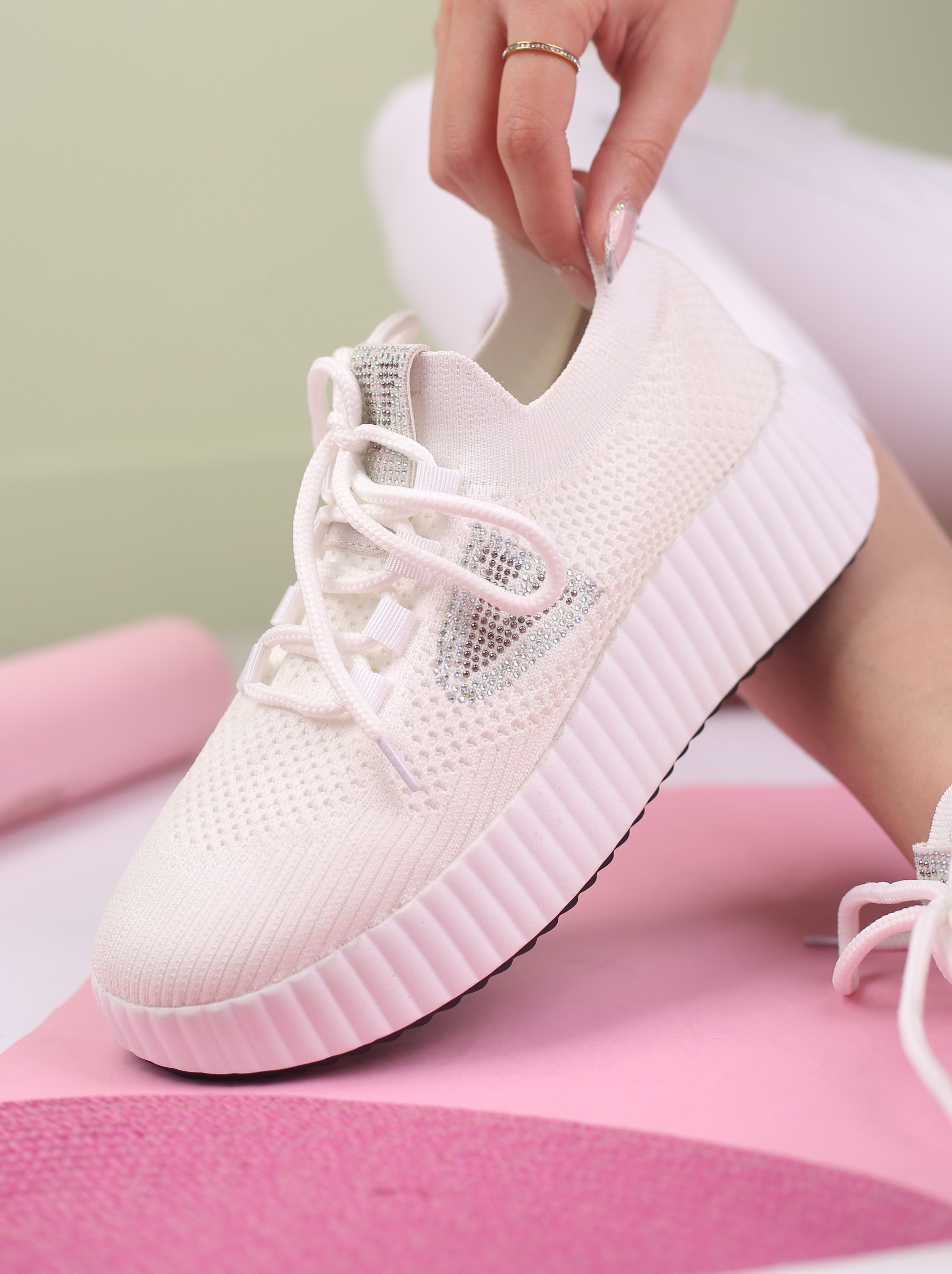 کفش اسپرت زنانه بافتی نگینی