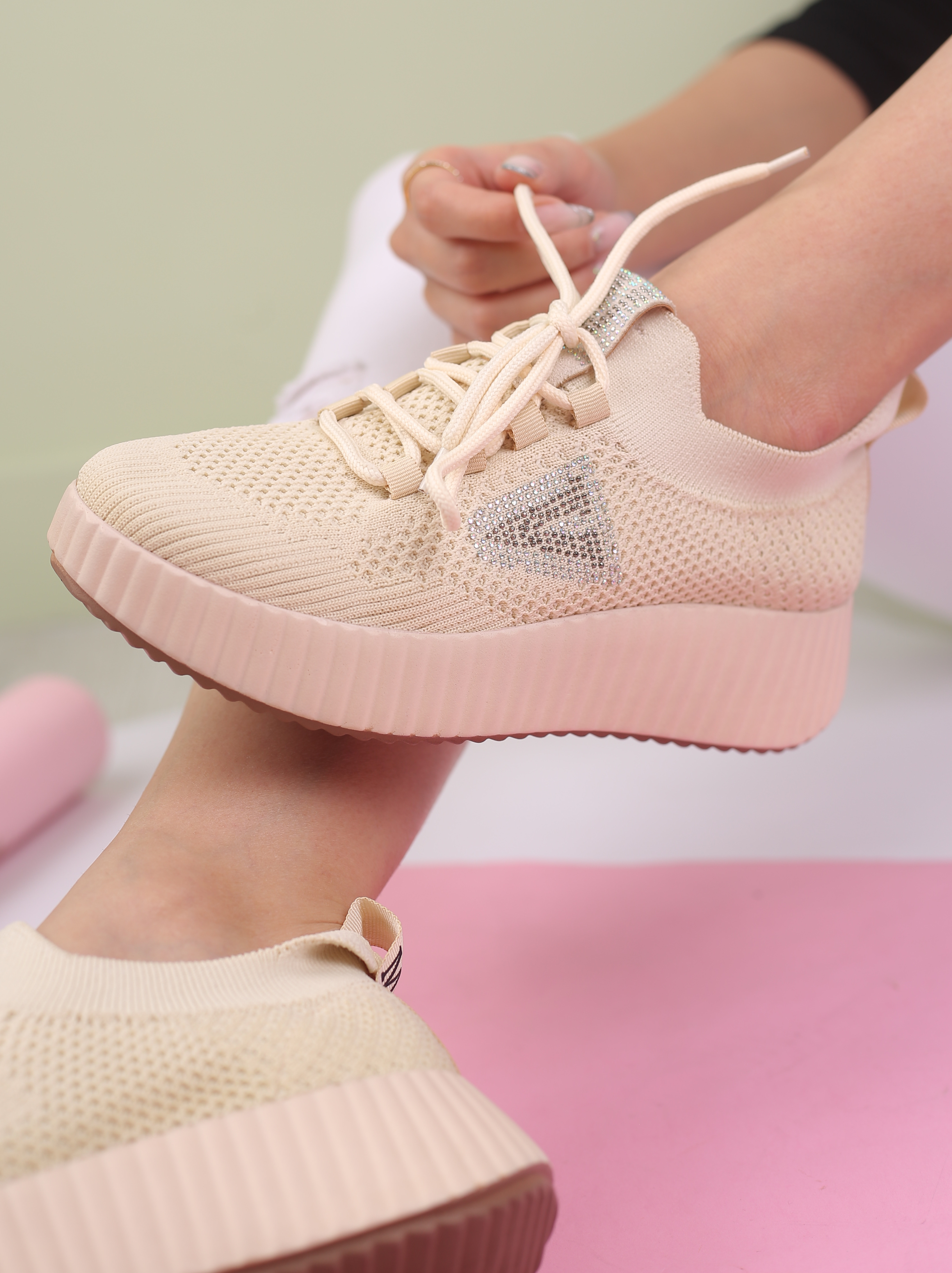 کفش اسپرت زنانه بافتی نگینی