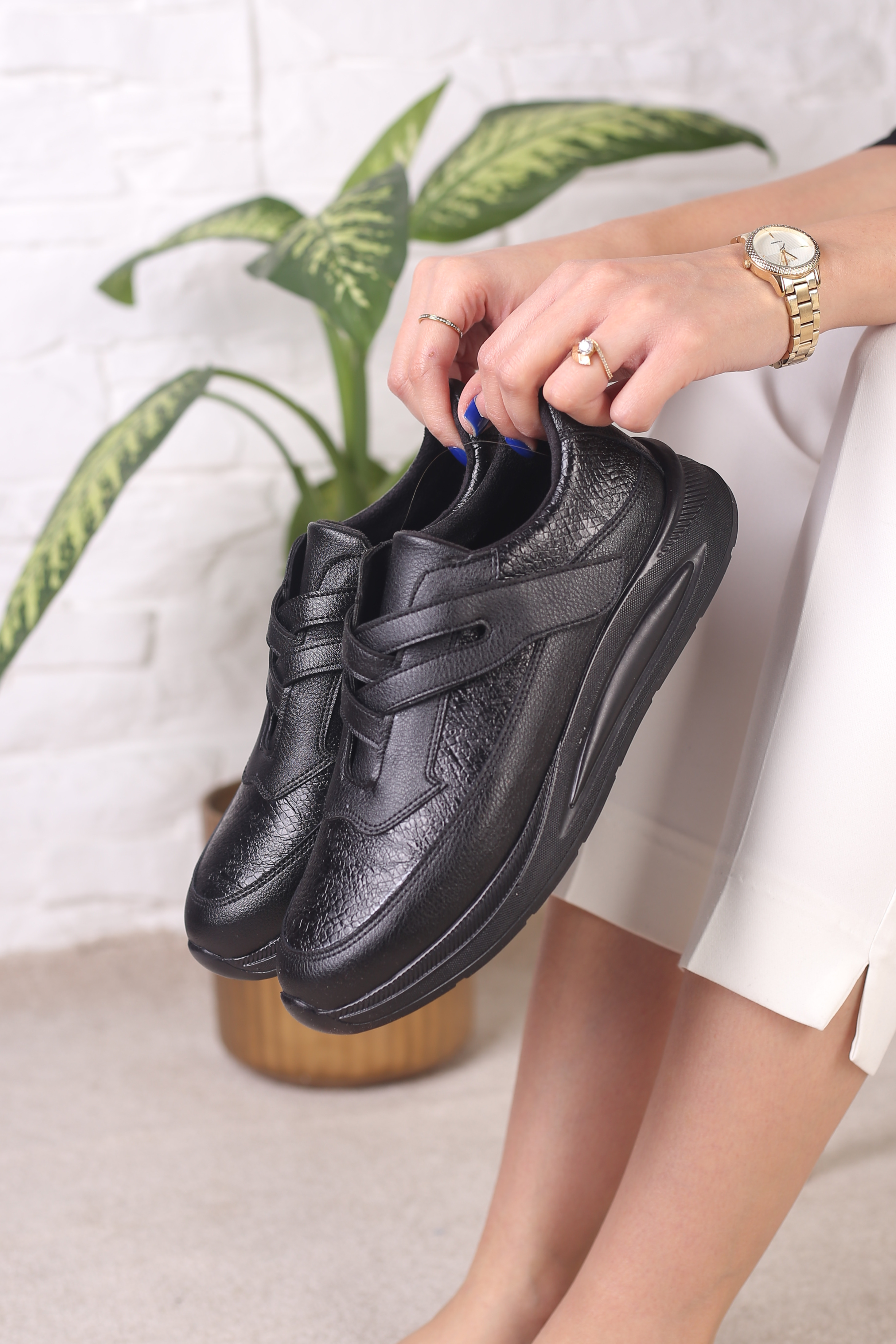 کفش اسپرت اداری زنانه تیارام