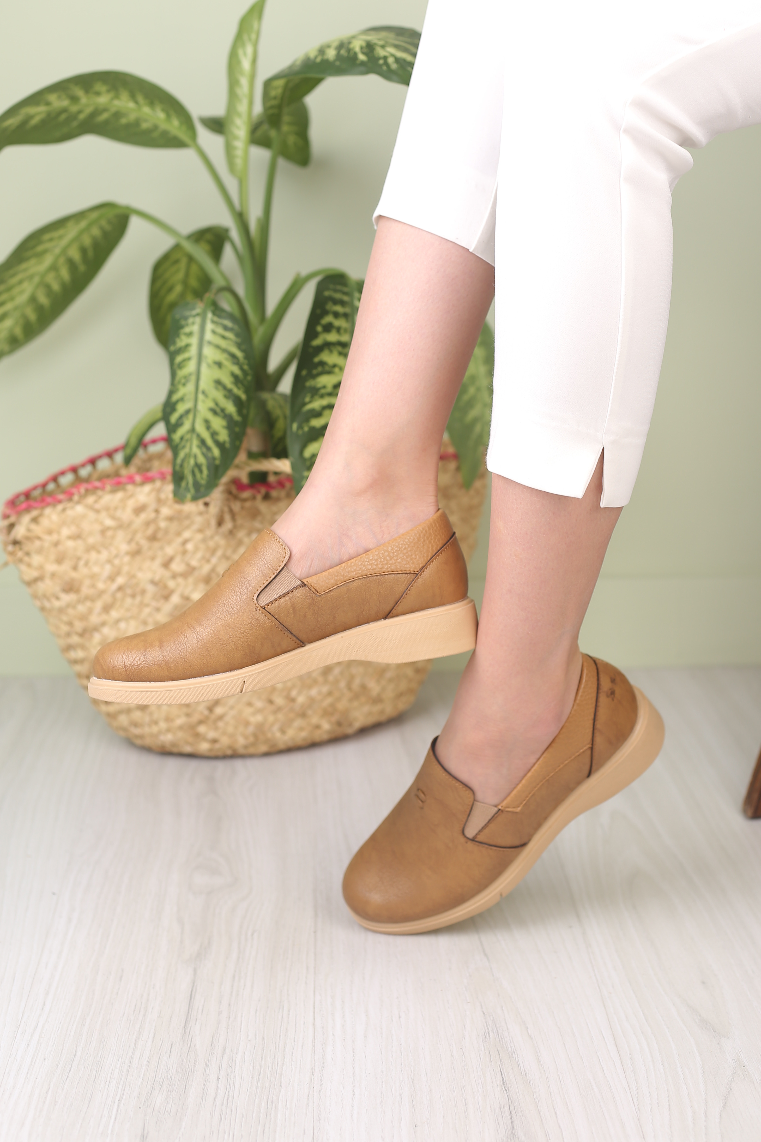 کفش کالج زنانه پرند 1002