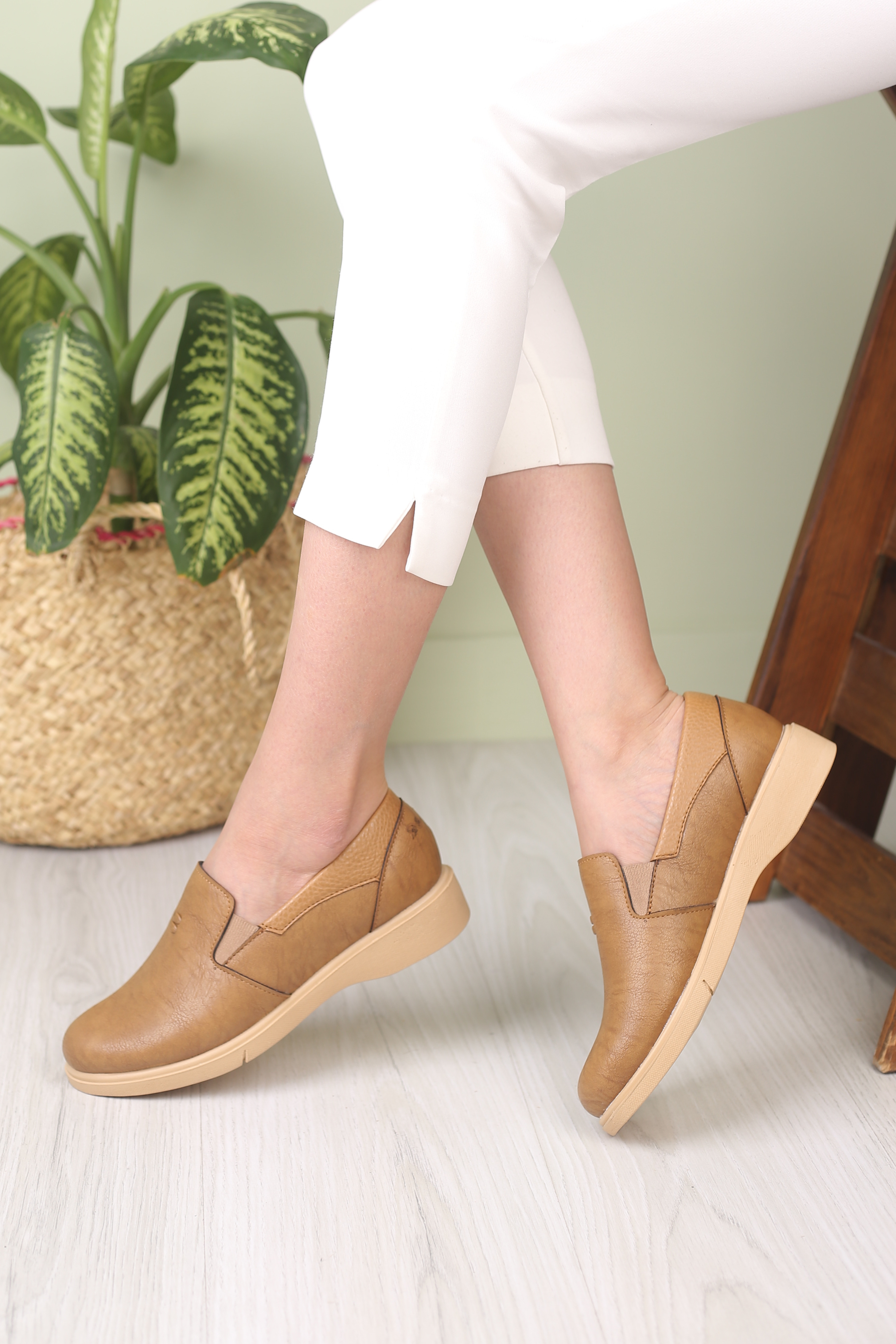 کفش کالج زنانه پرند 1002