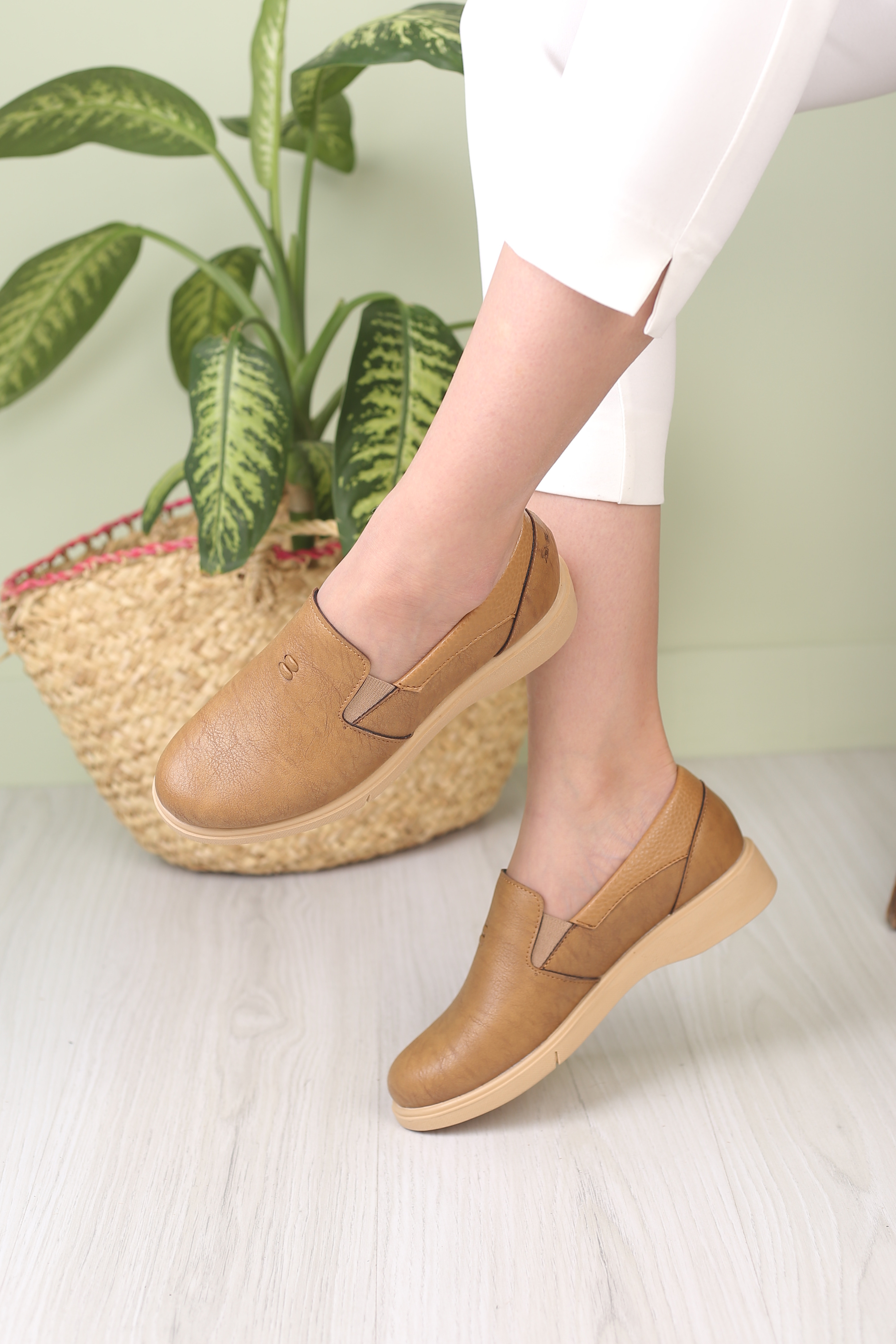 کفش کالج زنانه پرند 1002